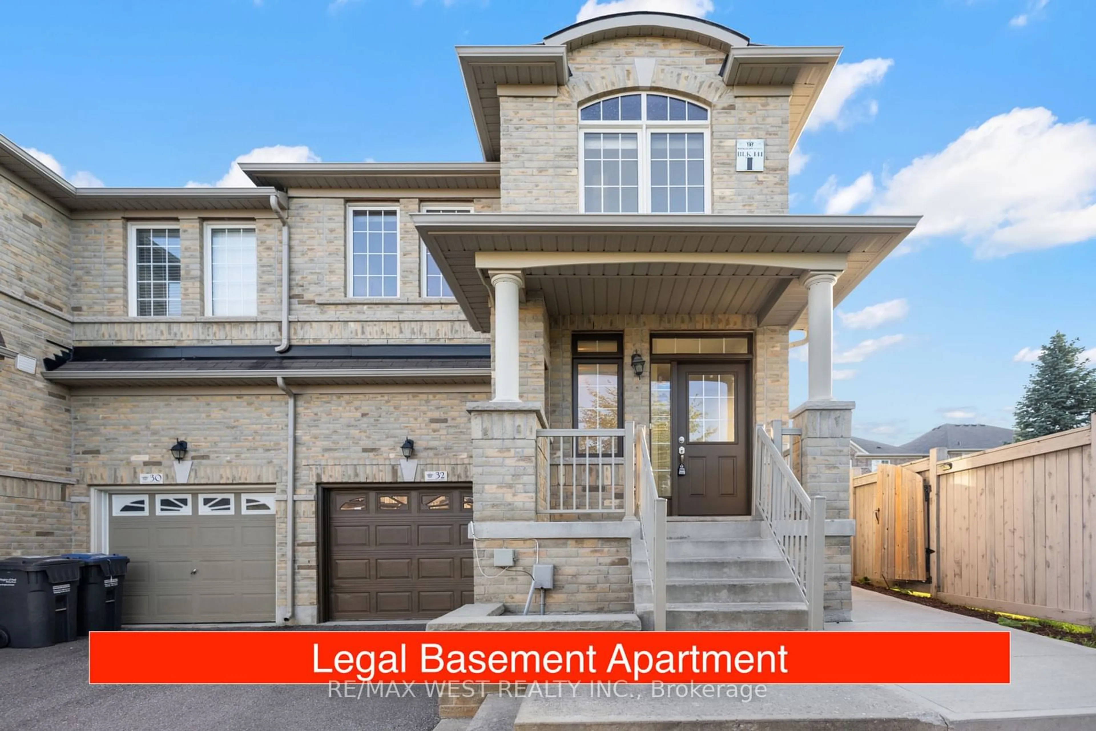 Frontside or backside of a home for 32 Hatton Crt, Brampton Ontario L6Y 5T6