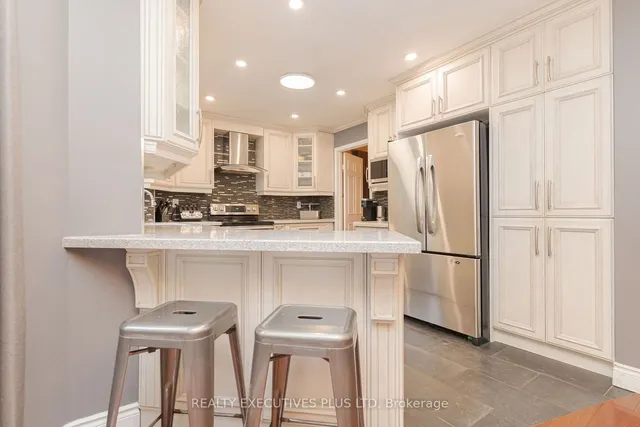 Additional property image - 8 Lombardy Cres