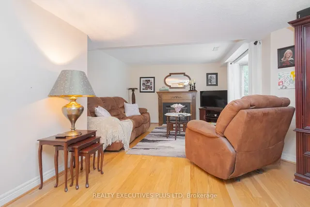 Additional property image - 8 Lombardy Cres