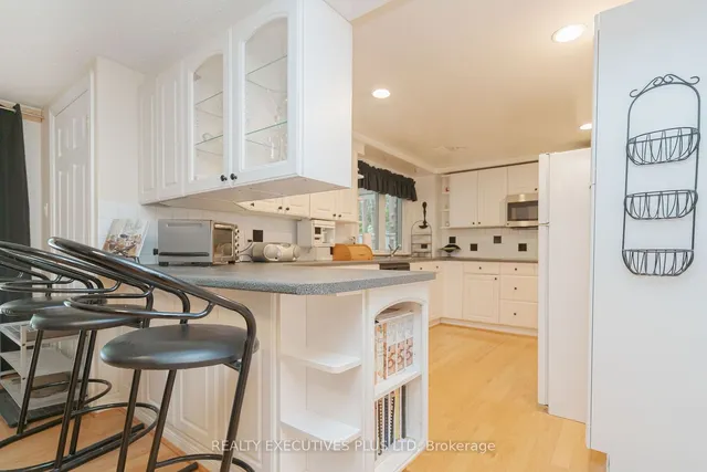 Additional property image - 8 Lombardy Cres