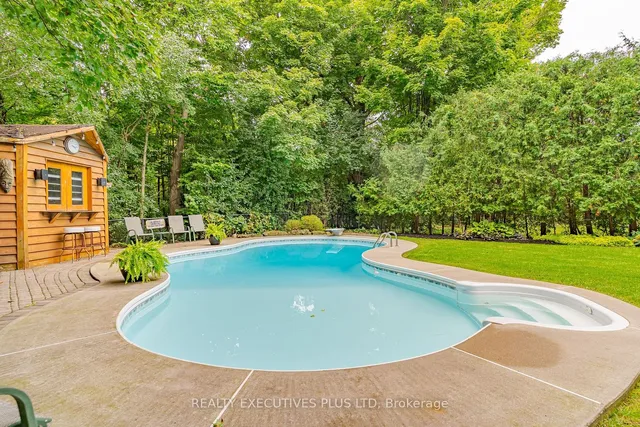 Additional property image - 8 Lombardy Cres