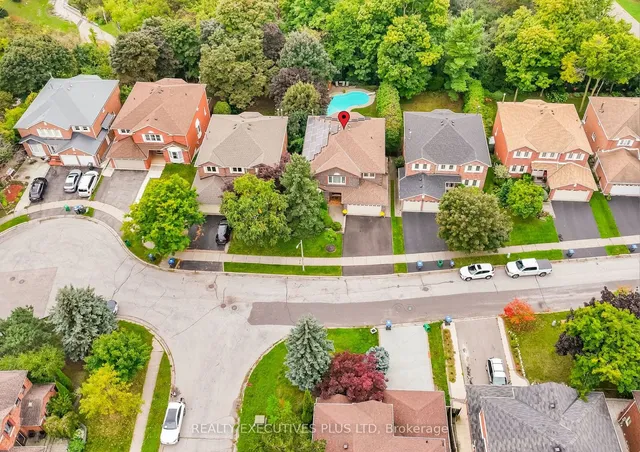 Additional property image - 8 Lombardy Cres