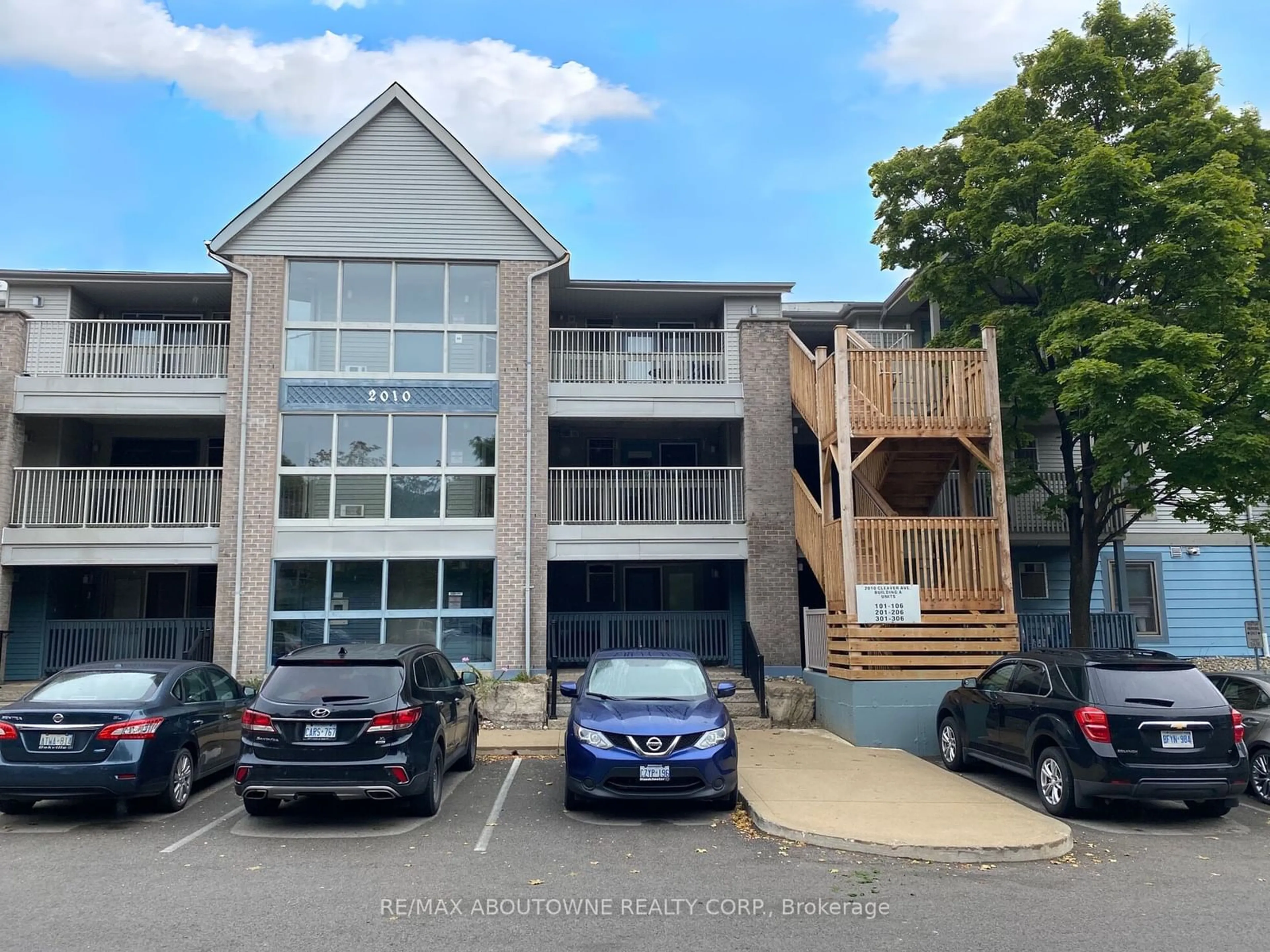 A pic from exterior of the house or condo, the front or back of building for 2010 Cleaver Ave #204, Burlington Ontario L7M 4C1