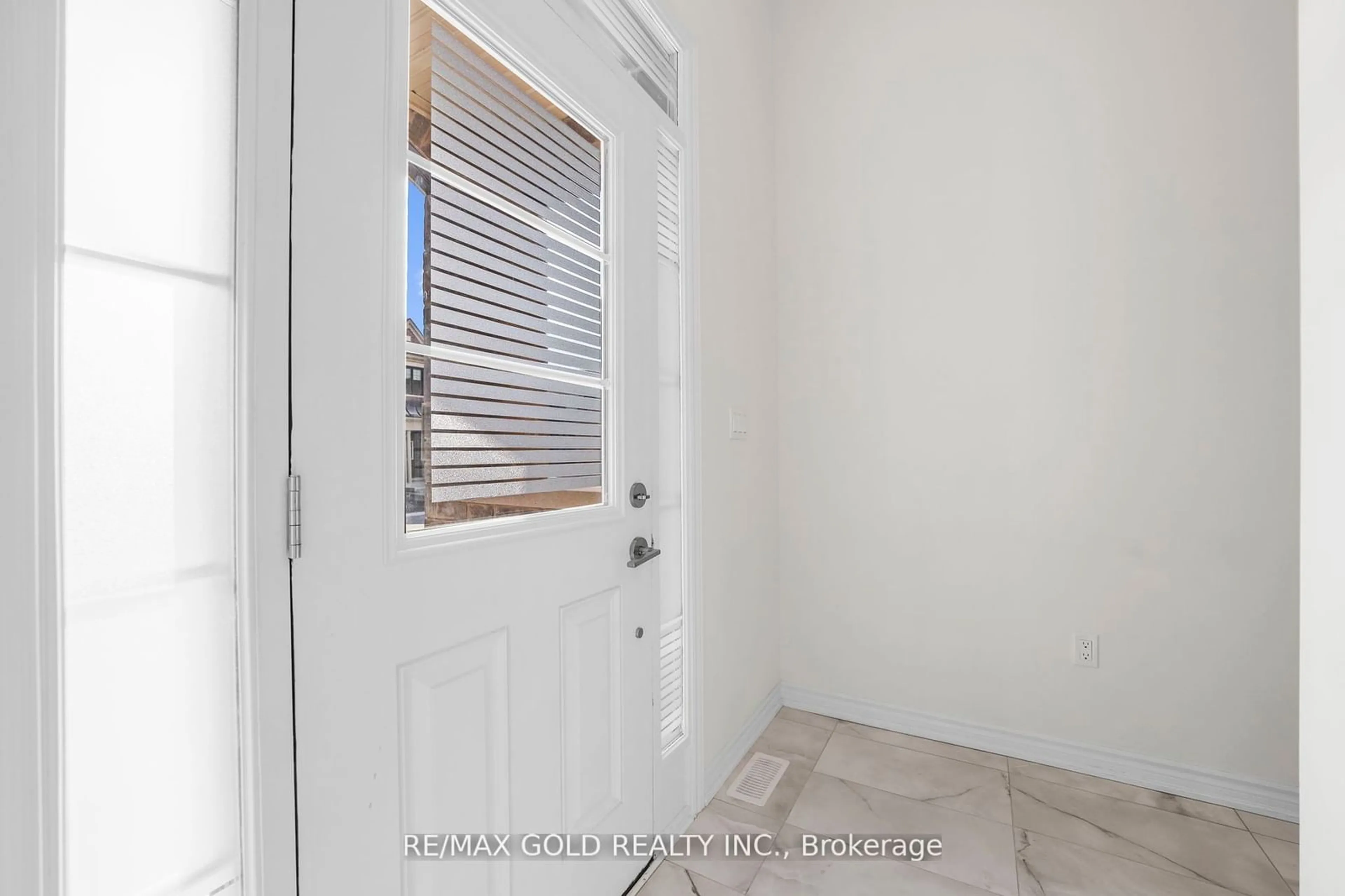 Indoor entryway, not visible floor for 1465 Watercress Way, Milton Ontario L9E 1Z9