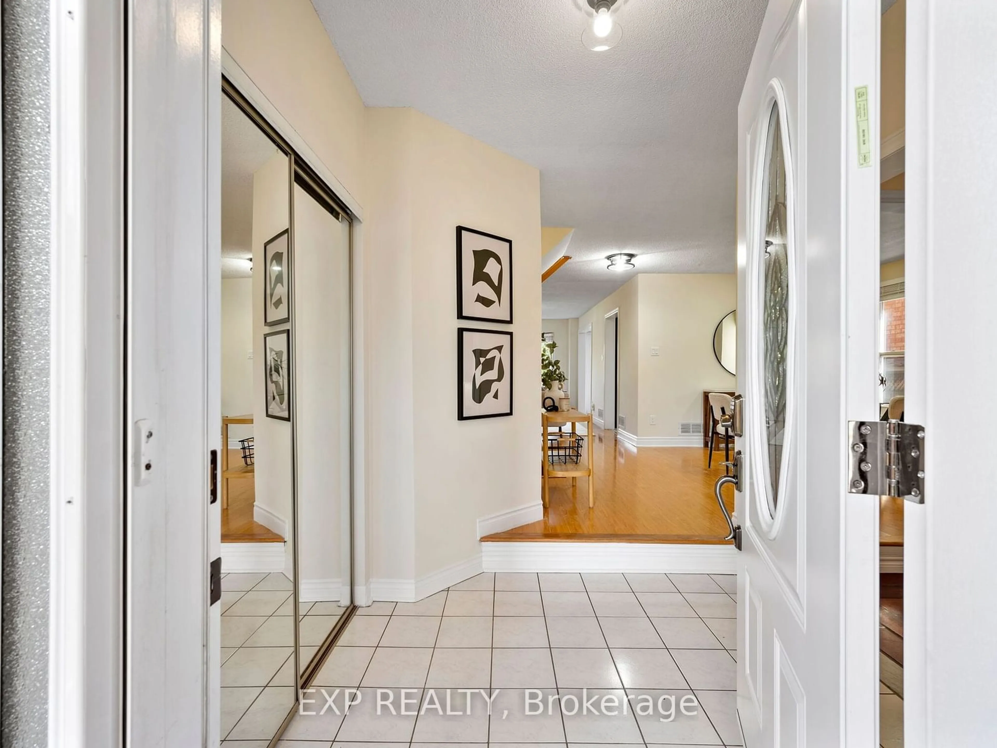 Indoor entryway for 78 Leeward Dr, Brampton Ontario L6S 5V8