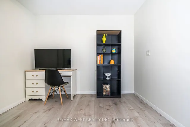 Additional property image - 830 Lawrence Ave Unit 803