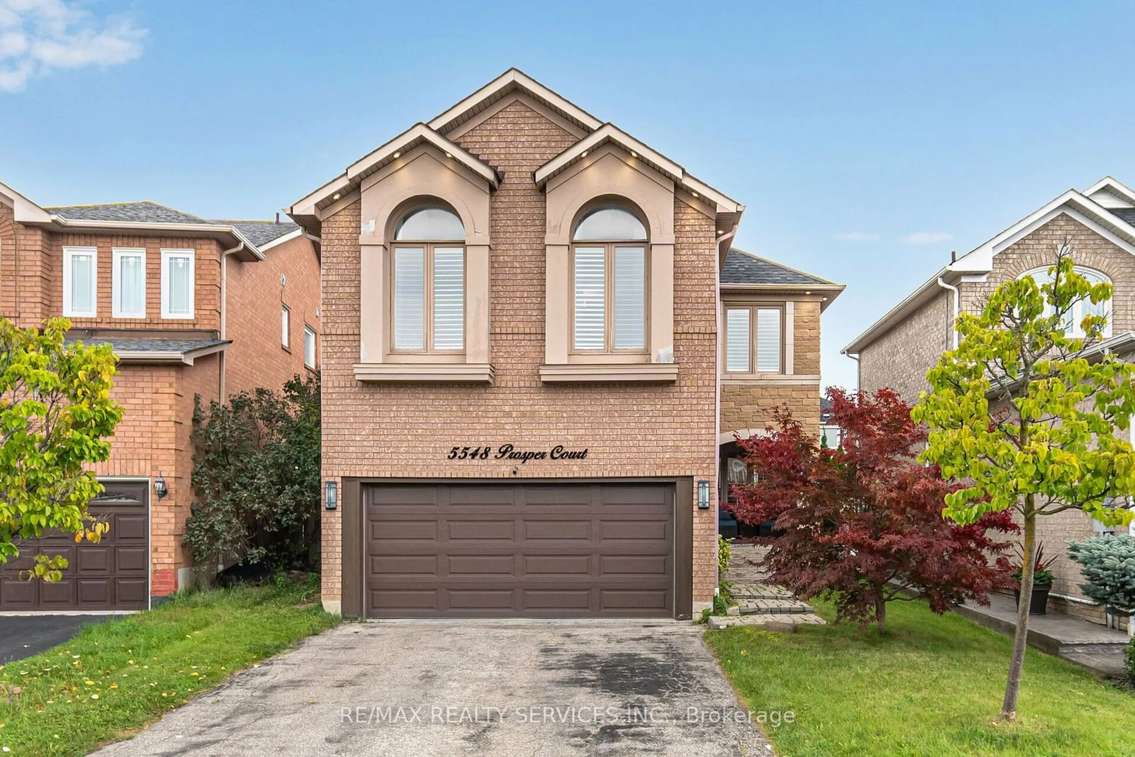 Frontside or backside of a home for 5548 Prosper Crt, Mississauga Ontario L5V 2E5