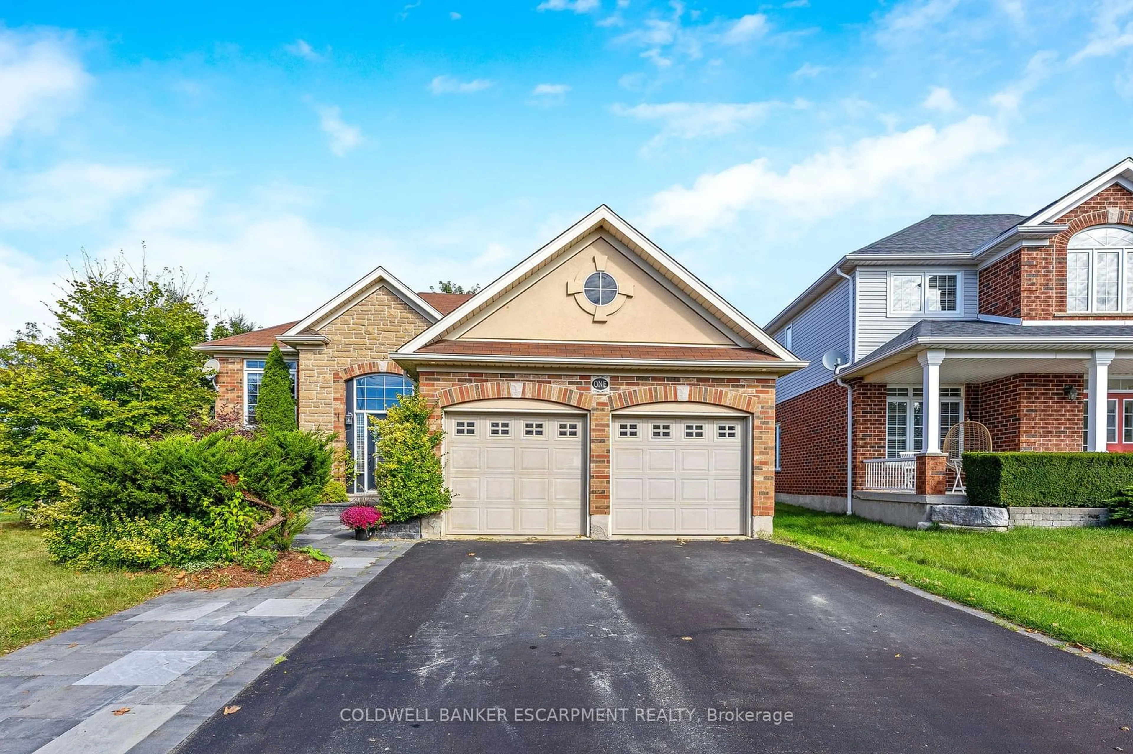 Frontside or backside of a home for 1 Nelles St, Halton Hills Ontario L7J 2Y7