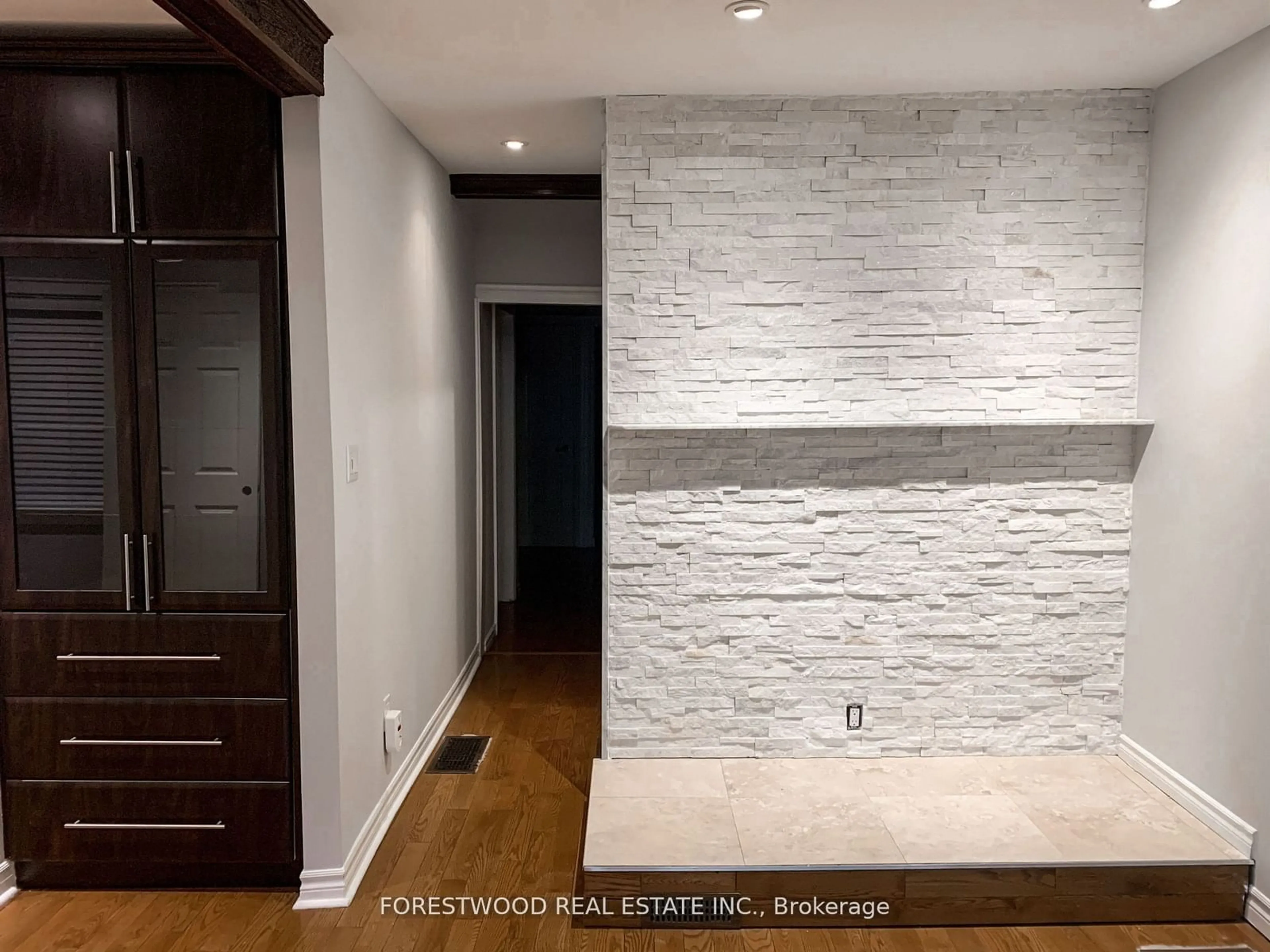 Indoor entryway, wood floors for 26 Thirty Eighth St, Toronto Ontario M8W 3L9