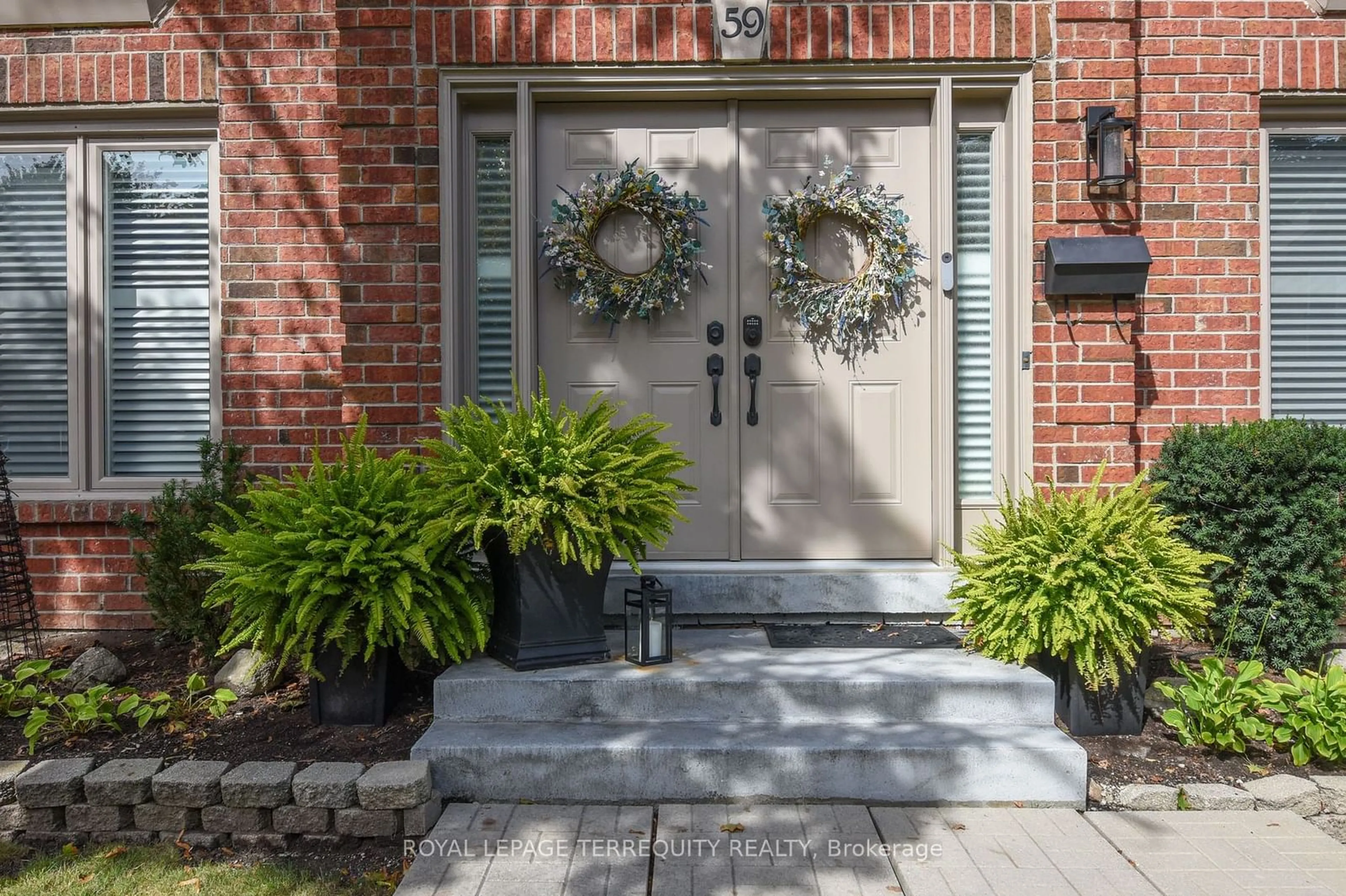 Indoor entryway for 4635 Regents Terr #59, Mississauga Ontario L5R 1X5