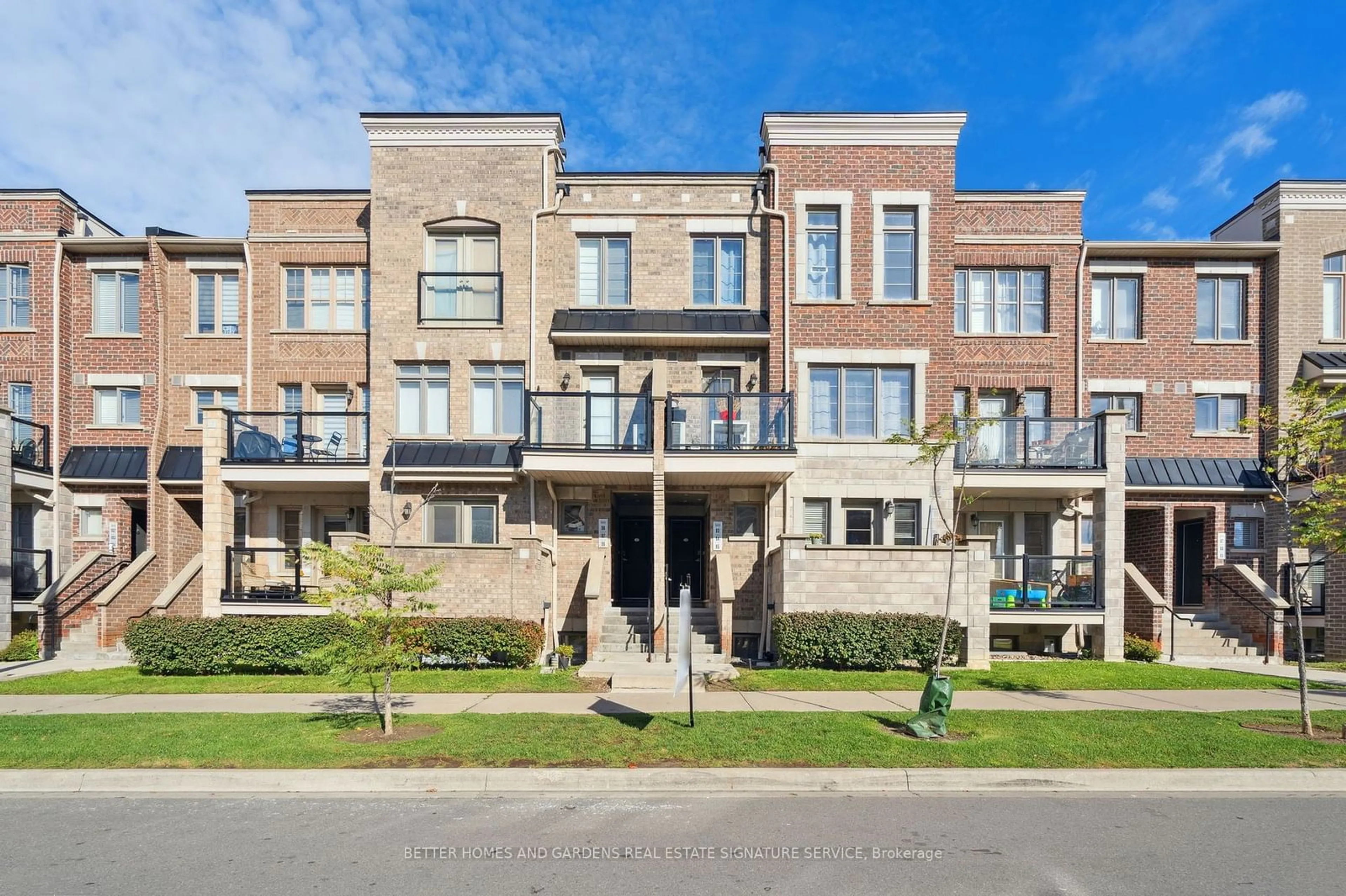 A pic from exterior of the house or condo for 100 Parrotta Dr #95, Toronto Ontario M9M 0G1