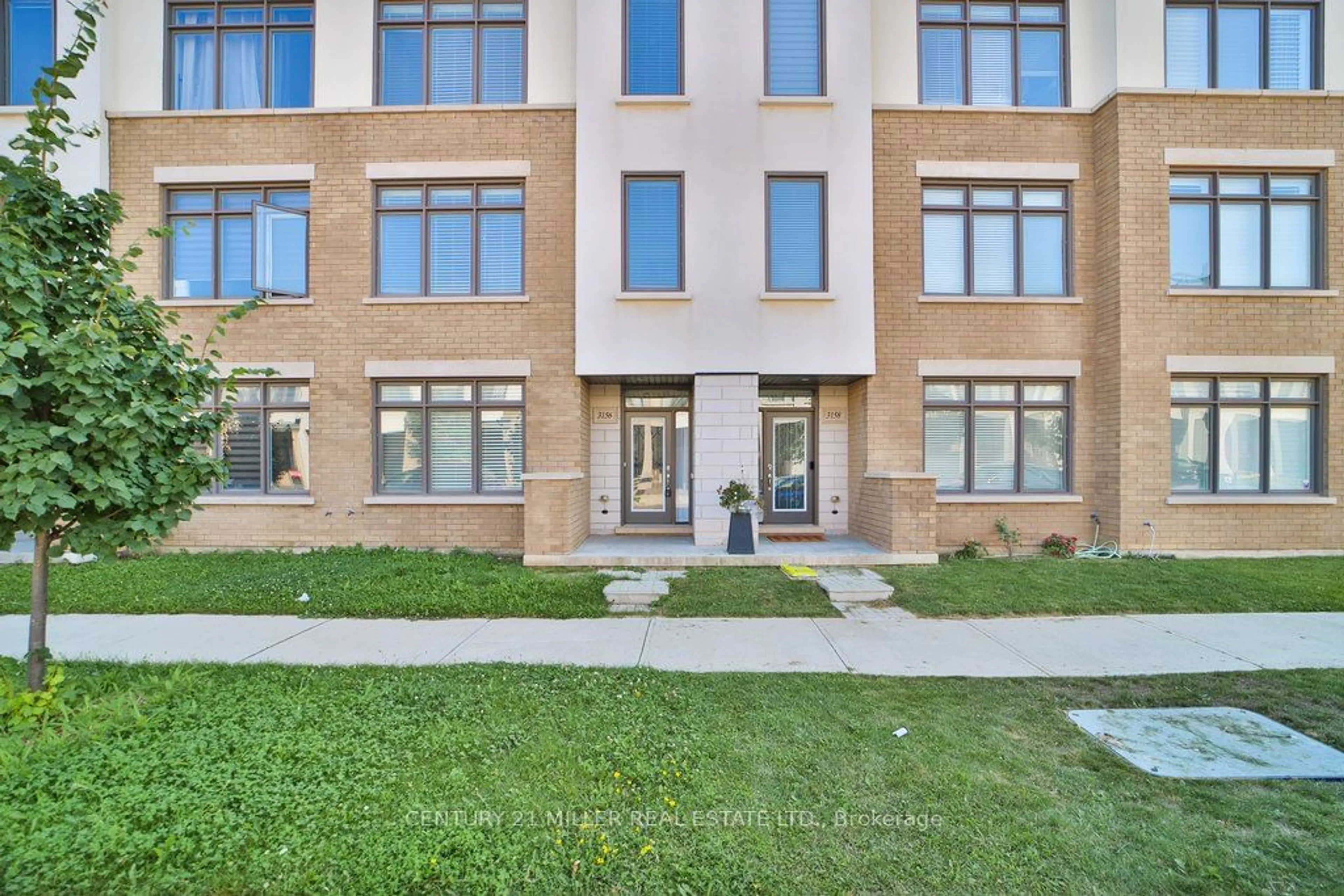 A pic from exterior of the house or condo for 3156 Mintwood Circ, Oakville Ontario L6H 0N9