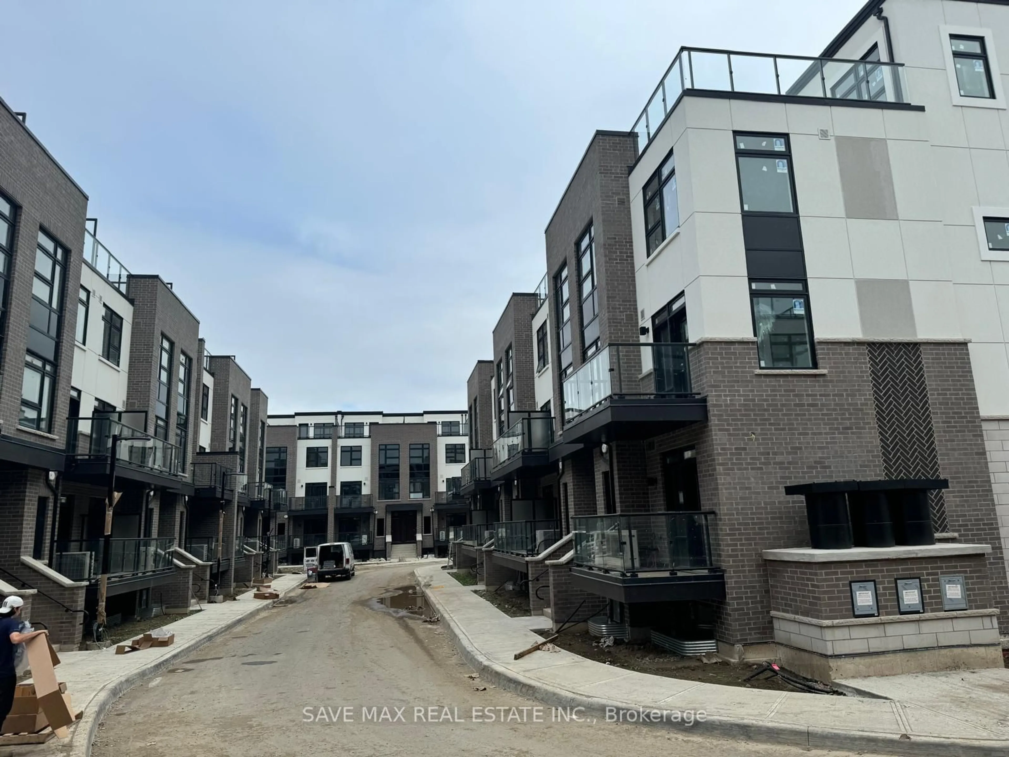 A pic from exterior of the house or condo for 8175 Britannia Rd, Milton Ontario L9L 7E7