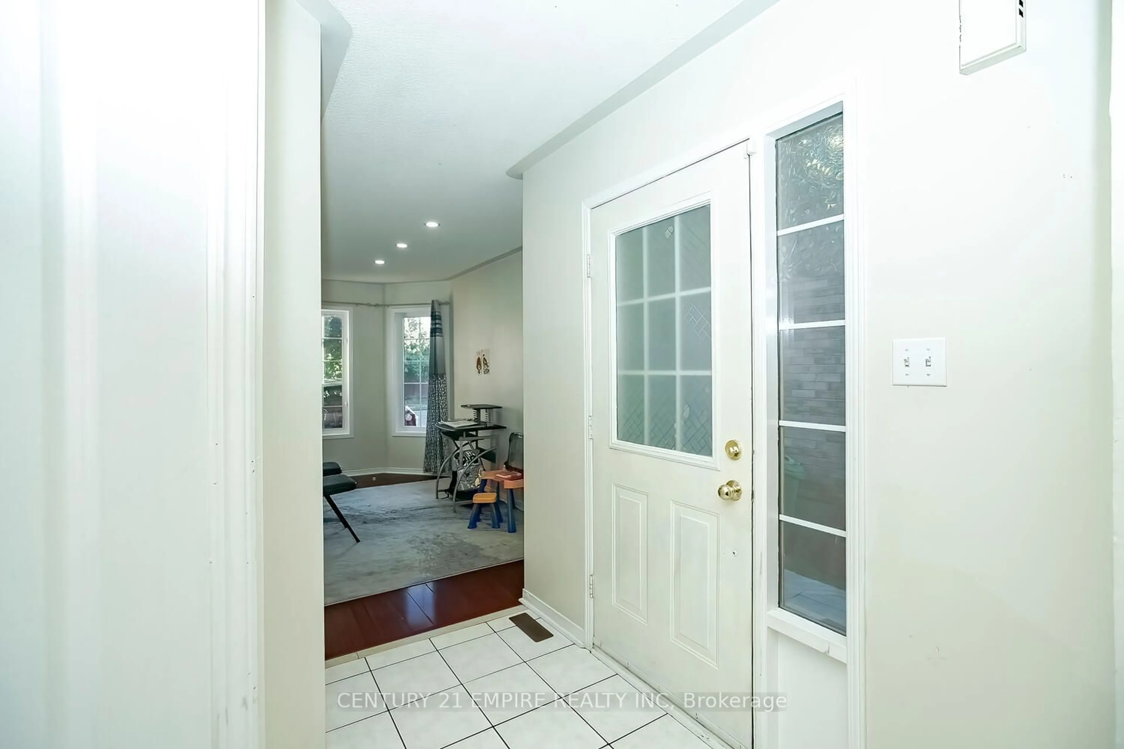 Indoor entryway, wood floors for 4 Lake Louise Dr, Brampton Ontario L6X 4W7