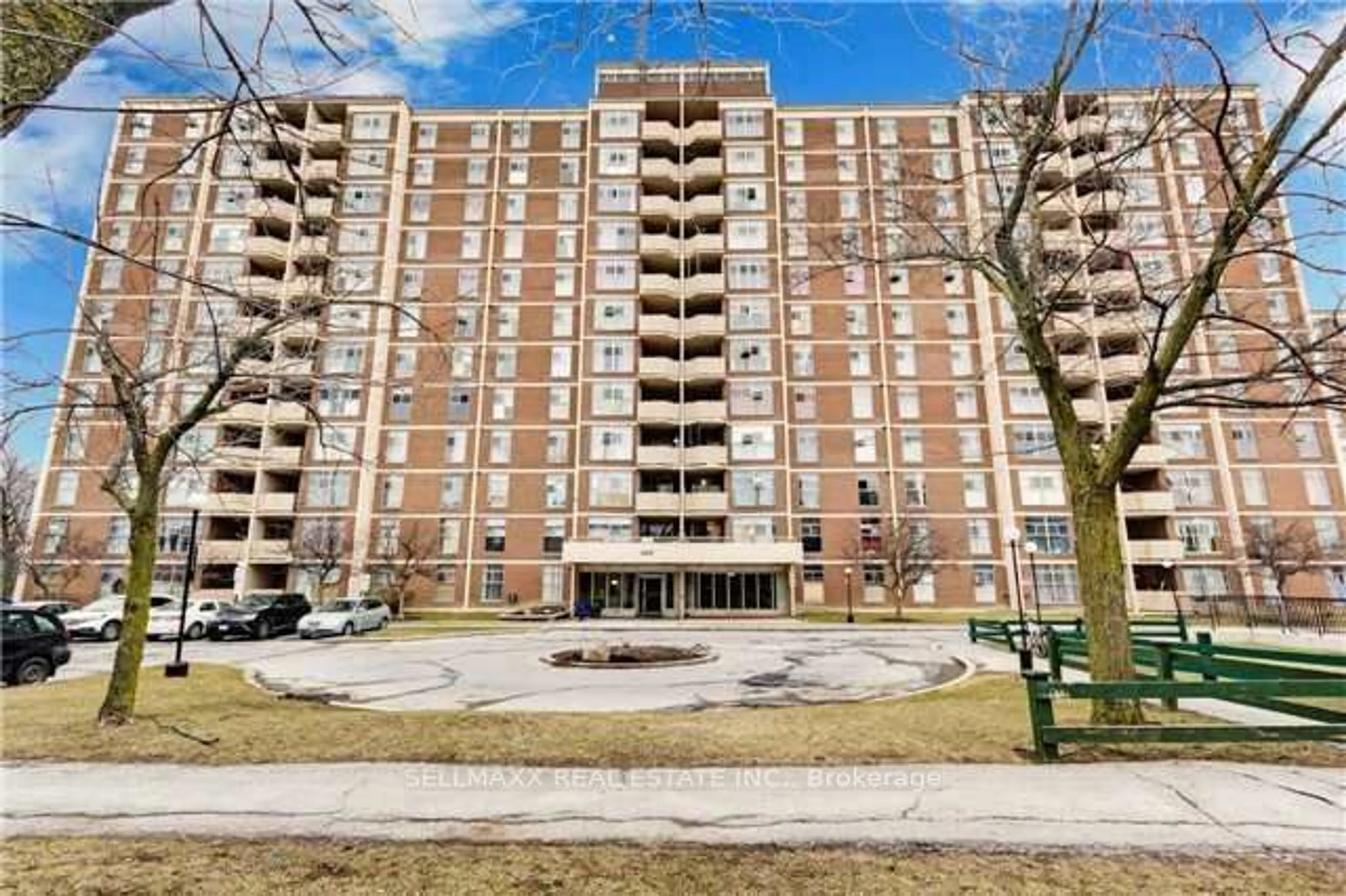 A pic from exterior of the house or condo, the front or back of building for 345 Driftwood Ave #407, Toronto Ontario M3N 2P4