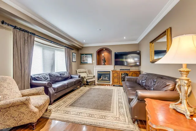 Additional property image - 2284 Nena Cres