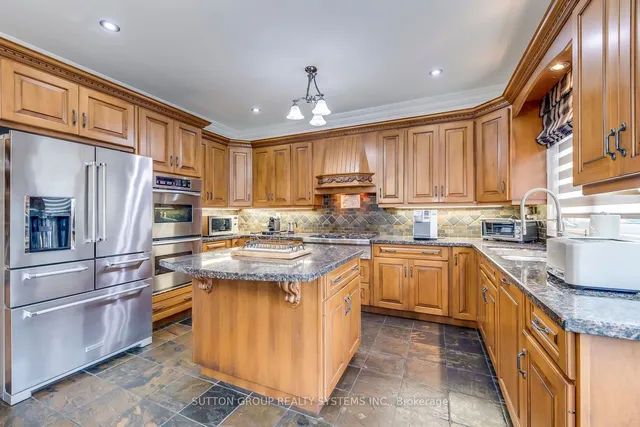 Additional property image - 2284 Nena Cres
