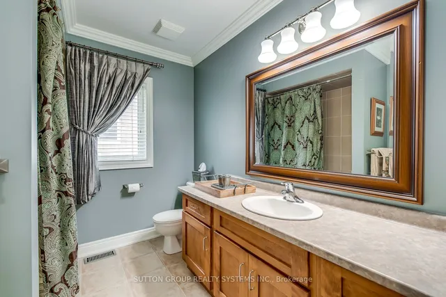 Additional property image - 2284 Nena Cres