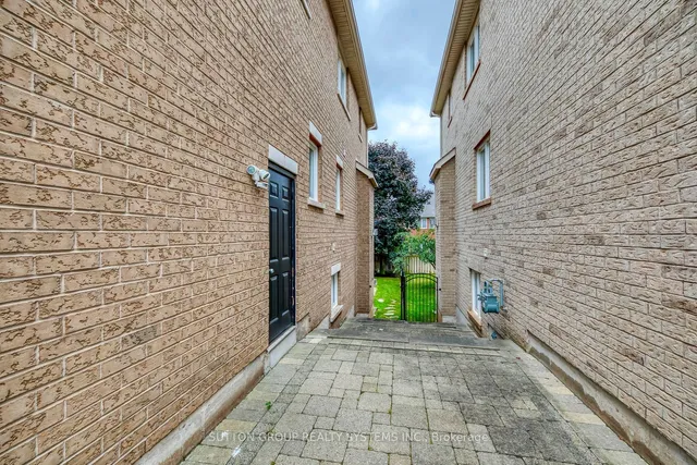 Additional property image - 2284 Nena Cres