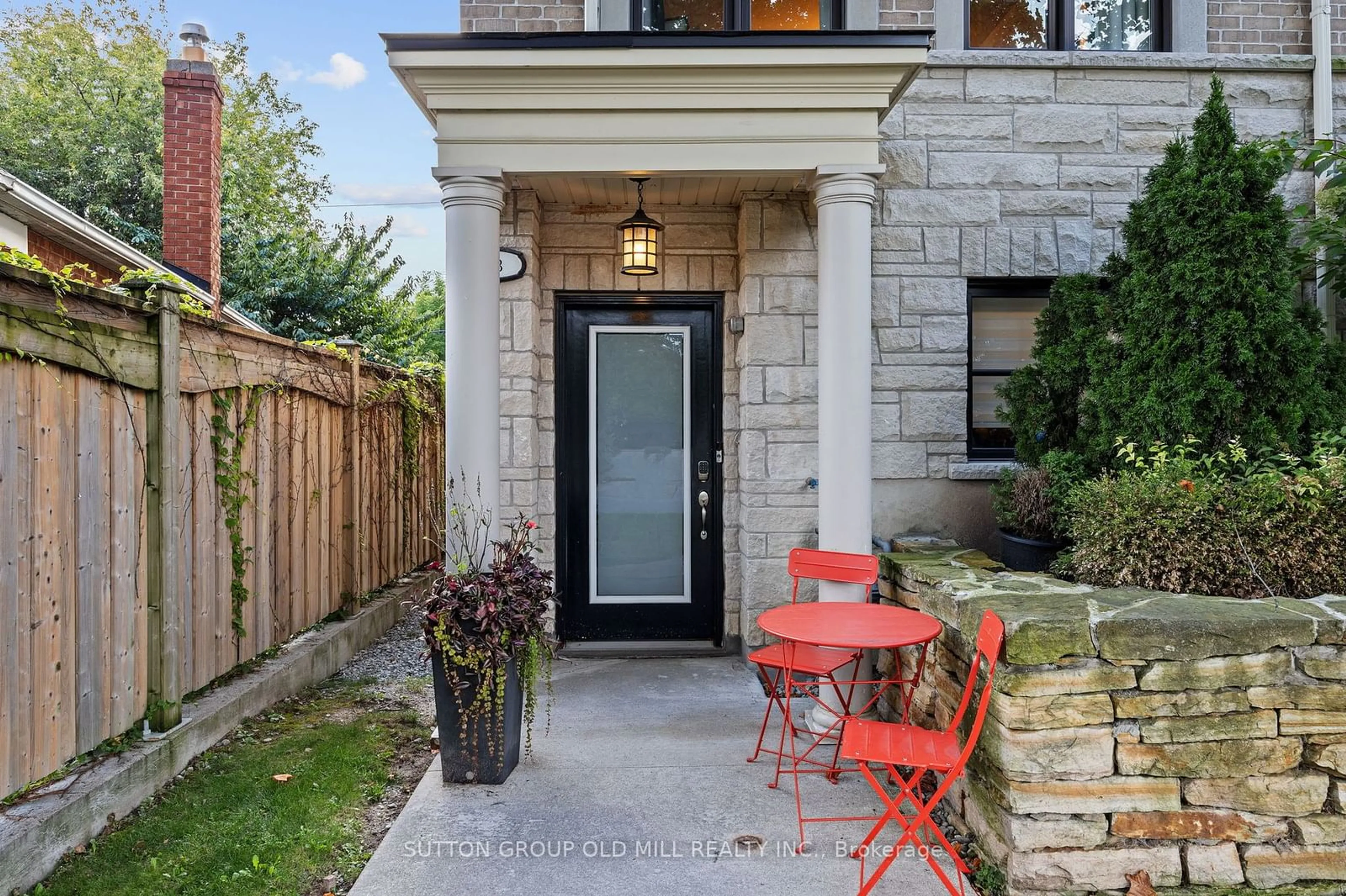 Home with brick exterior material for 6B Acorn Ave, Toronto Ontario M9B 0B7