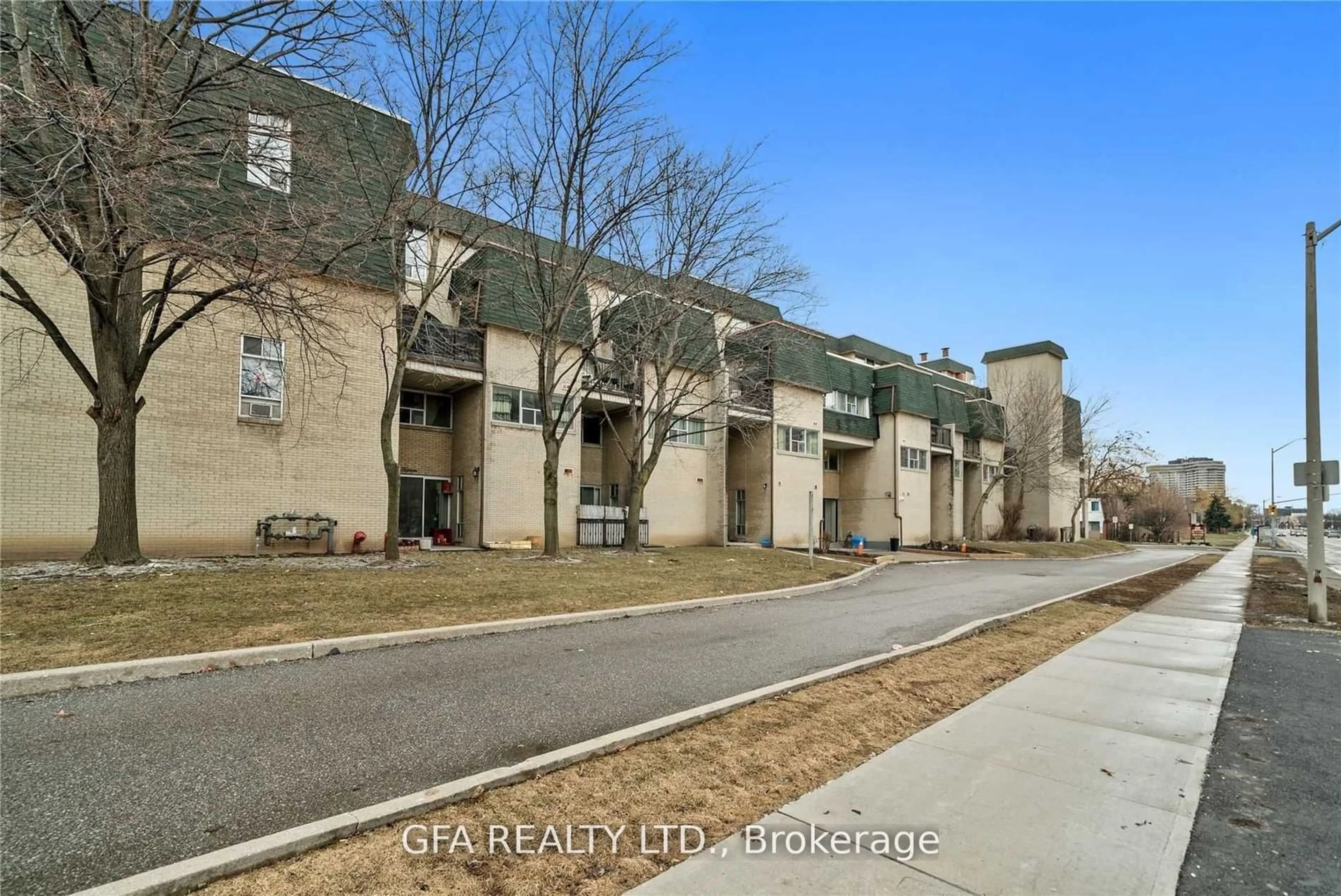 A pic from exterior of the house or condo, the front or back of building for 1624 Bloor St #66, Mississauga Ontario L4X 2S2