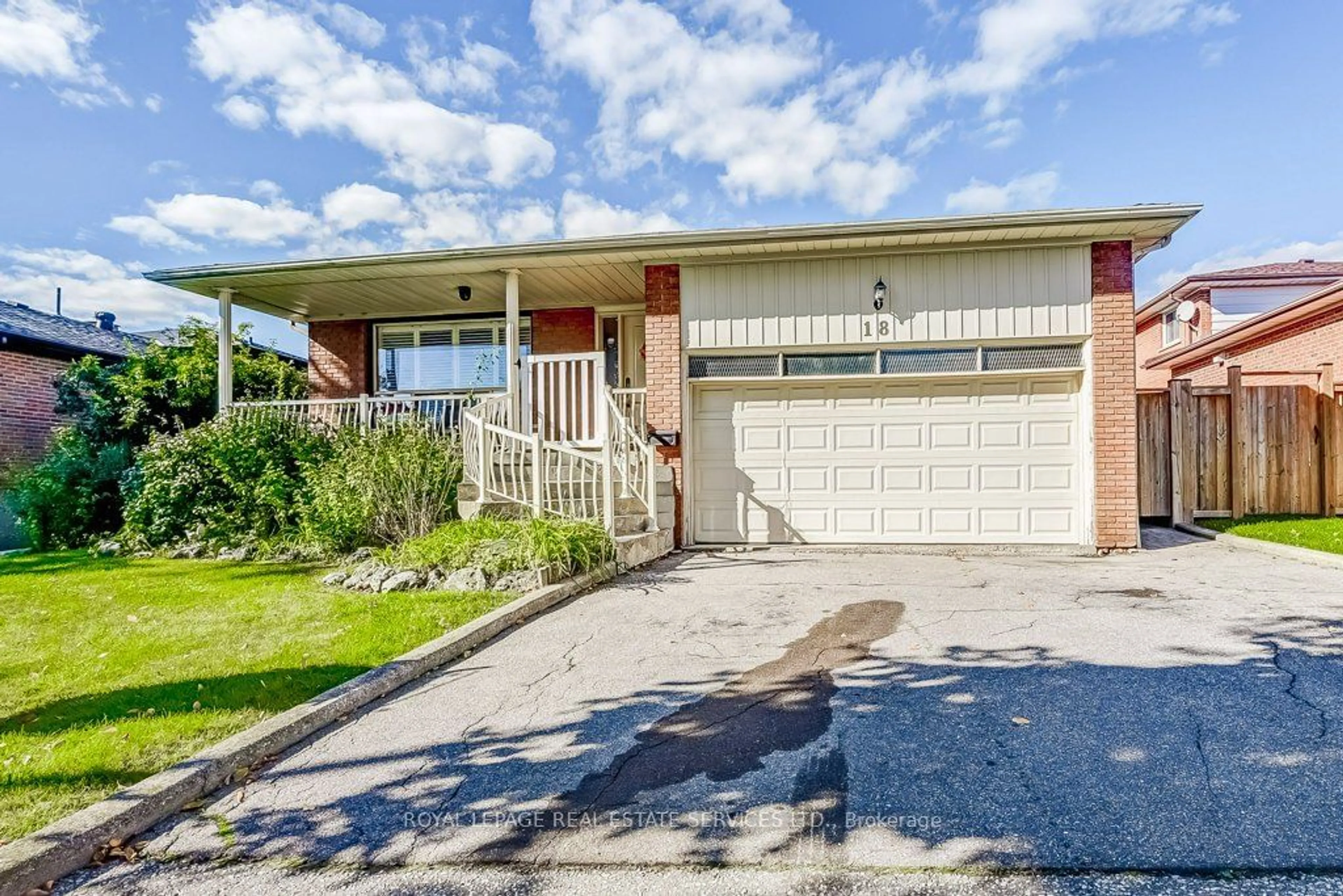 Frontside or backside of a home, the street view for 18 Katie Crt, Toronto Ontario M6L 1R6