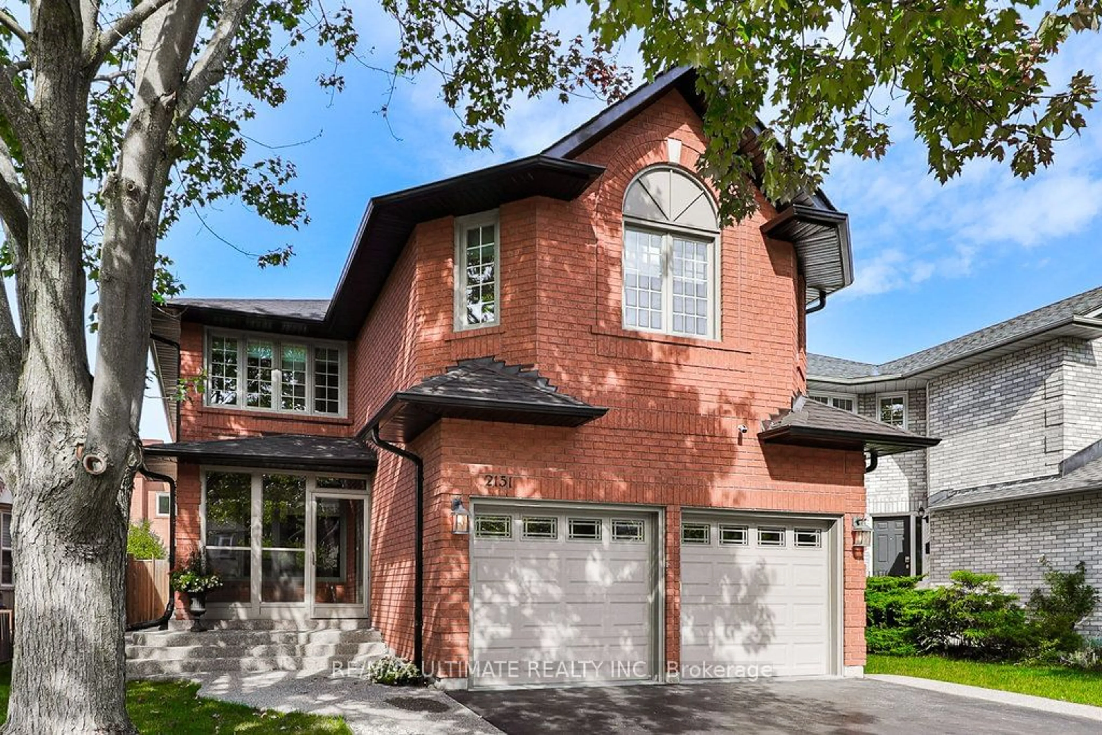 Home with brick exterior material for 2151 Grand Ravine Dr, Oakville Ontario L6H 6B3