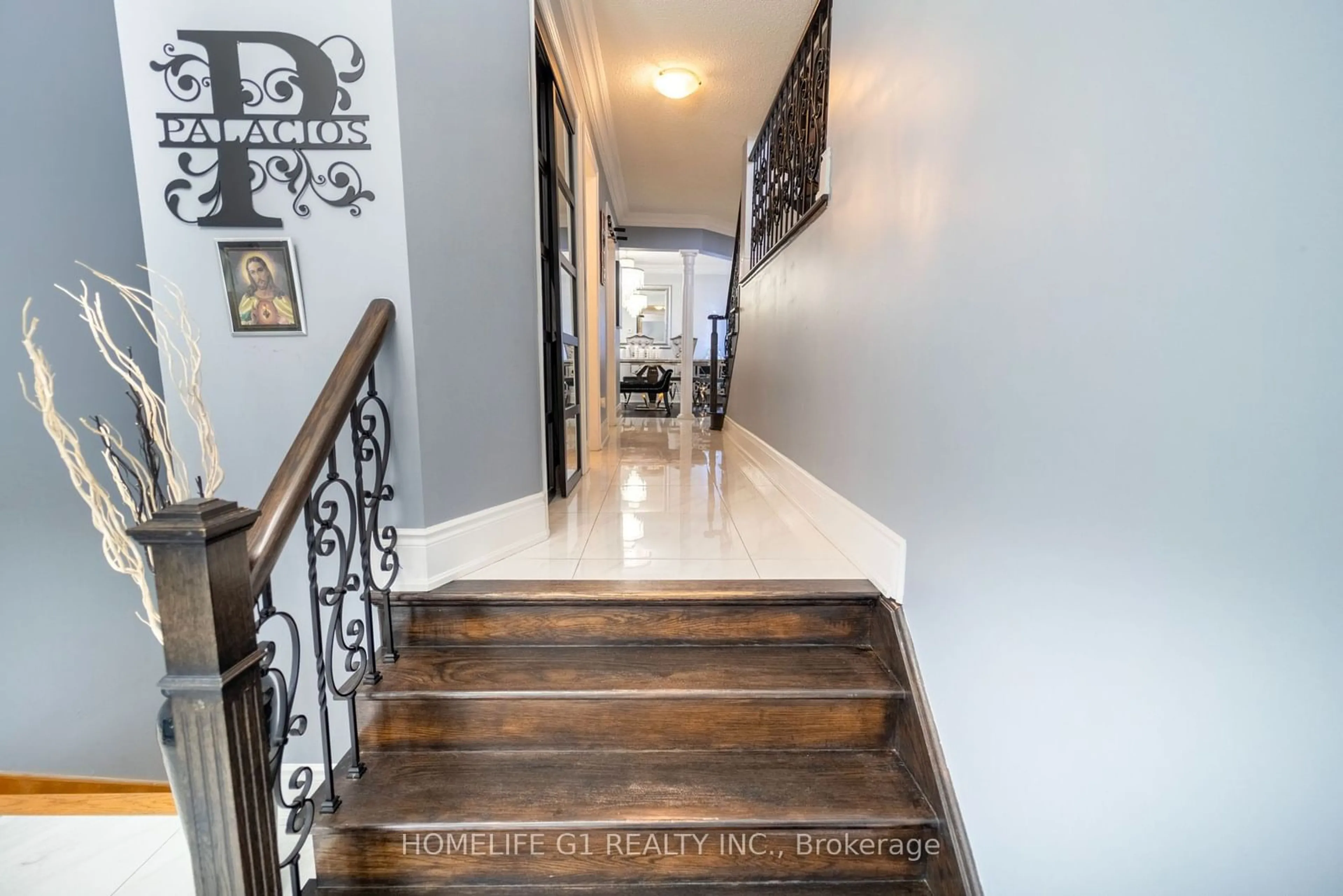 Stairs for 361 Edenbrook Hill Dr, Brampton Ontario L7A 2N4