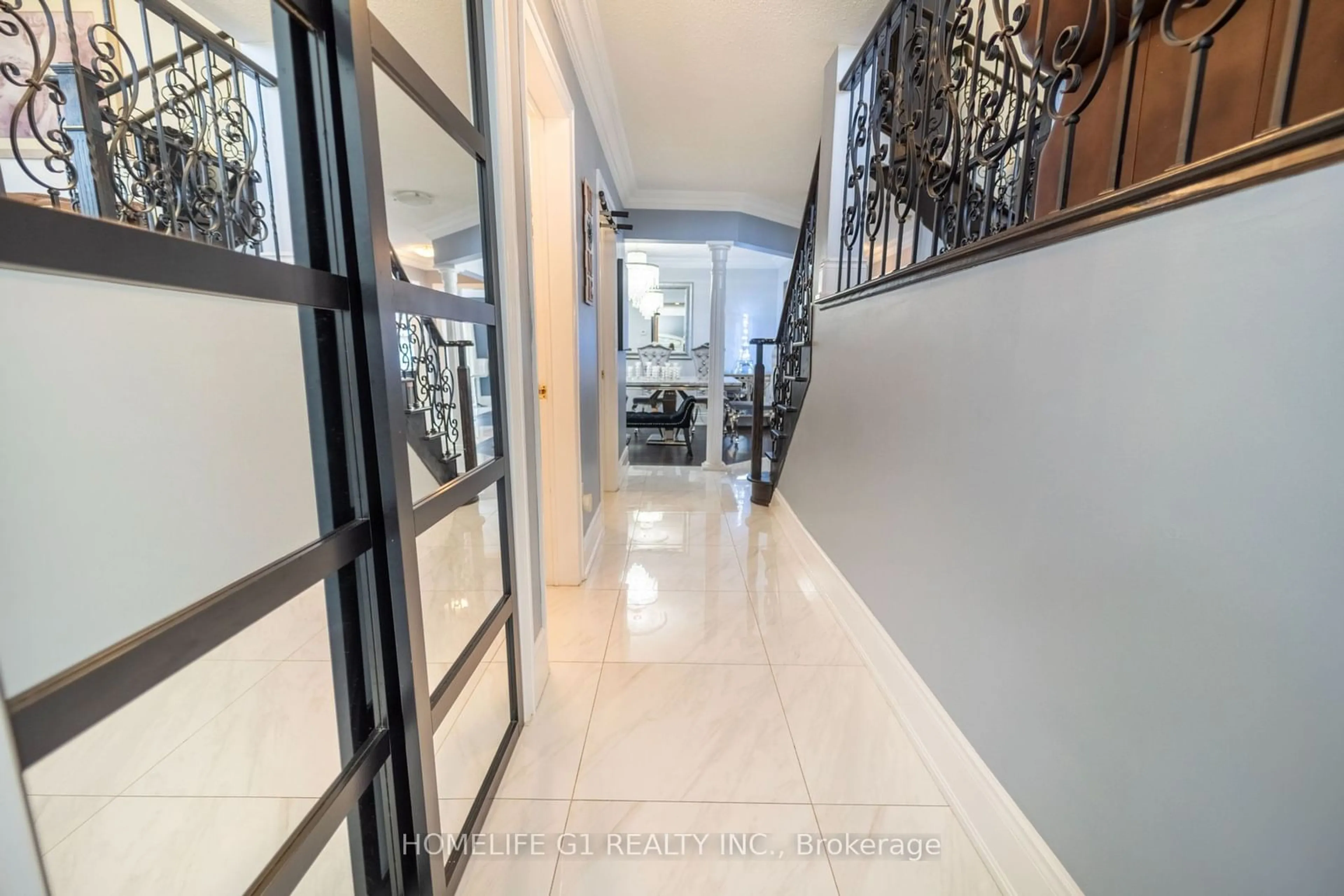 Indoor foyer, ceramic floors for 361 Edenbrook Hill Dr, Brampton Ontario L7A 2N4