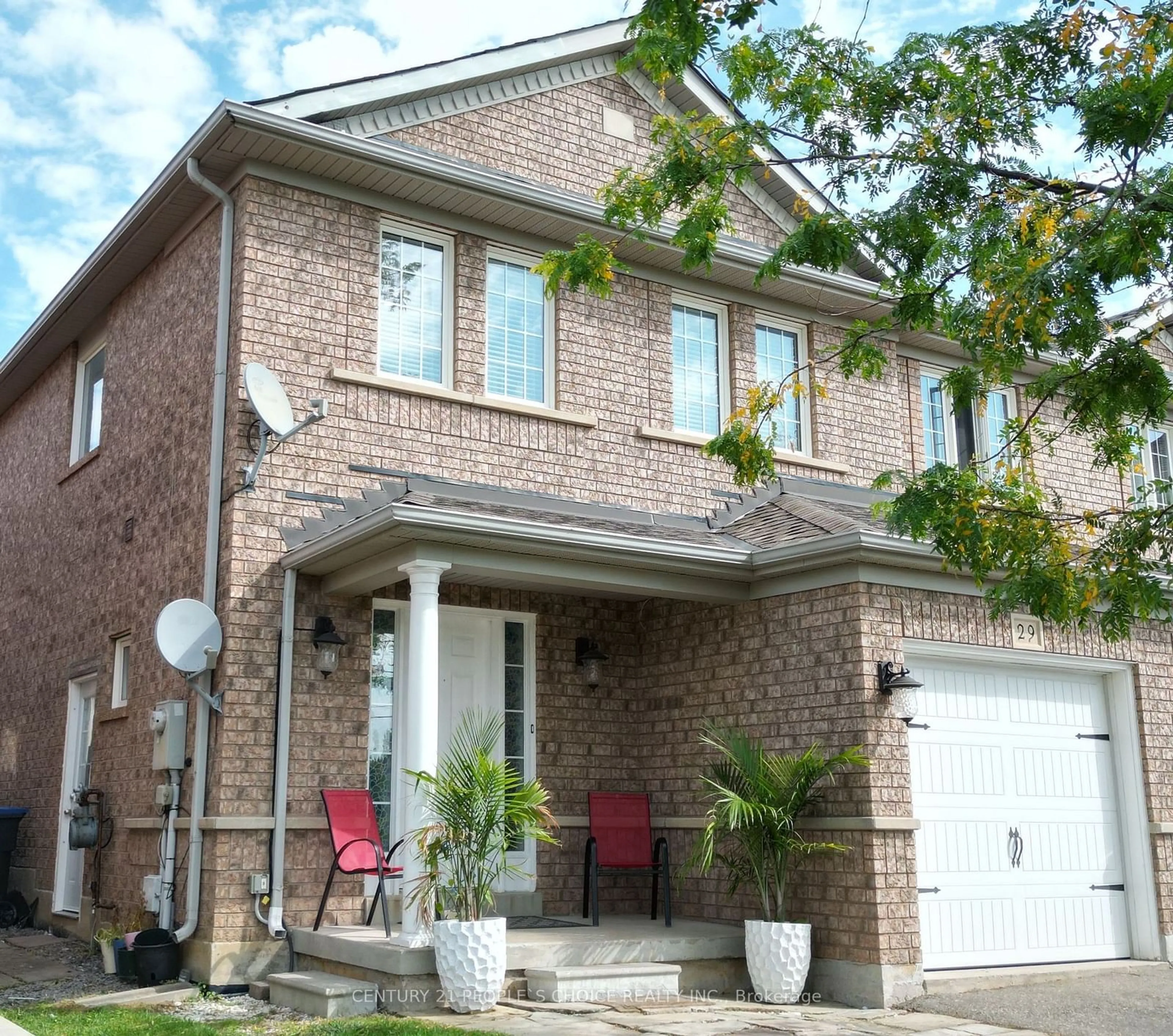 Home with brick exterior material for 29 Dunure Cres, Brampton Ontario L7A 2Y6