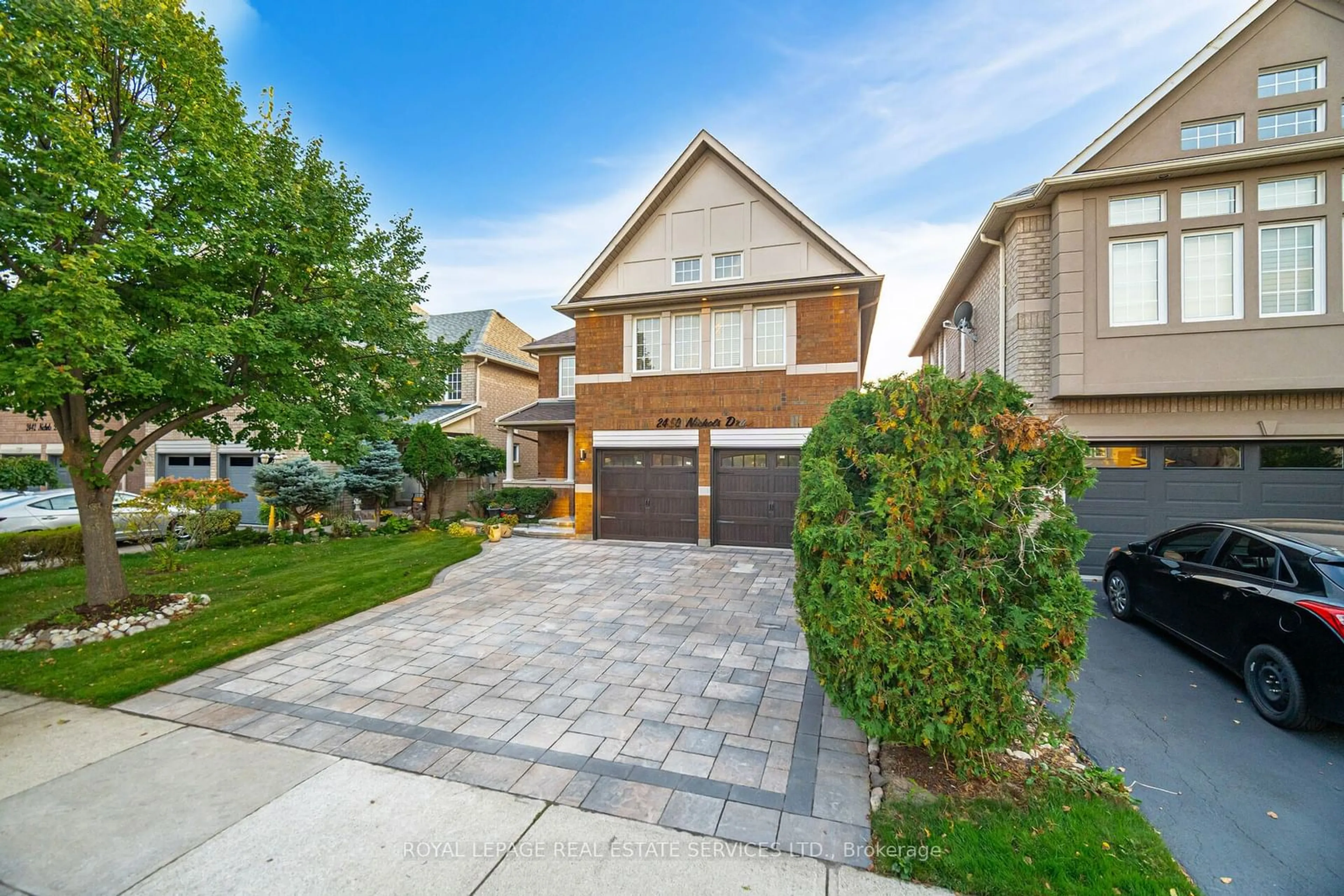 Frontside or backside of a home for 2450 Nichols Dr, Oakville Ontario L6H 6T2