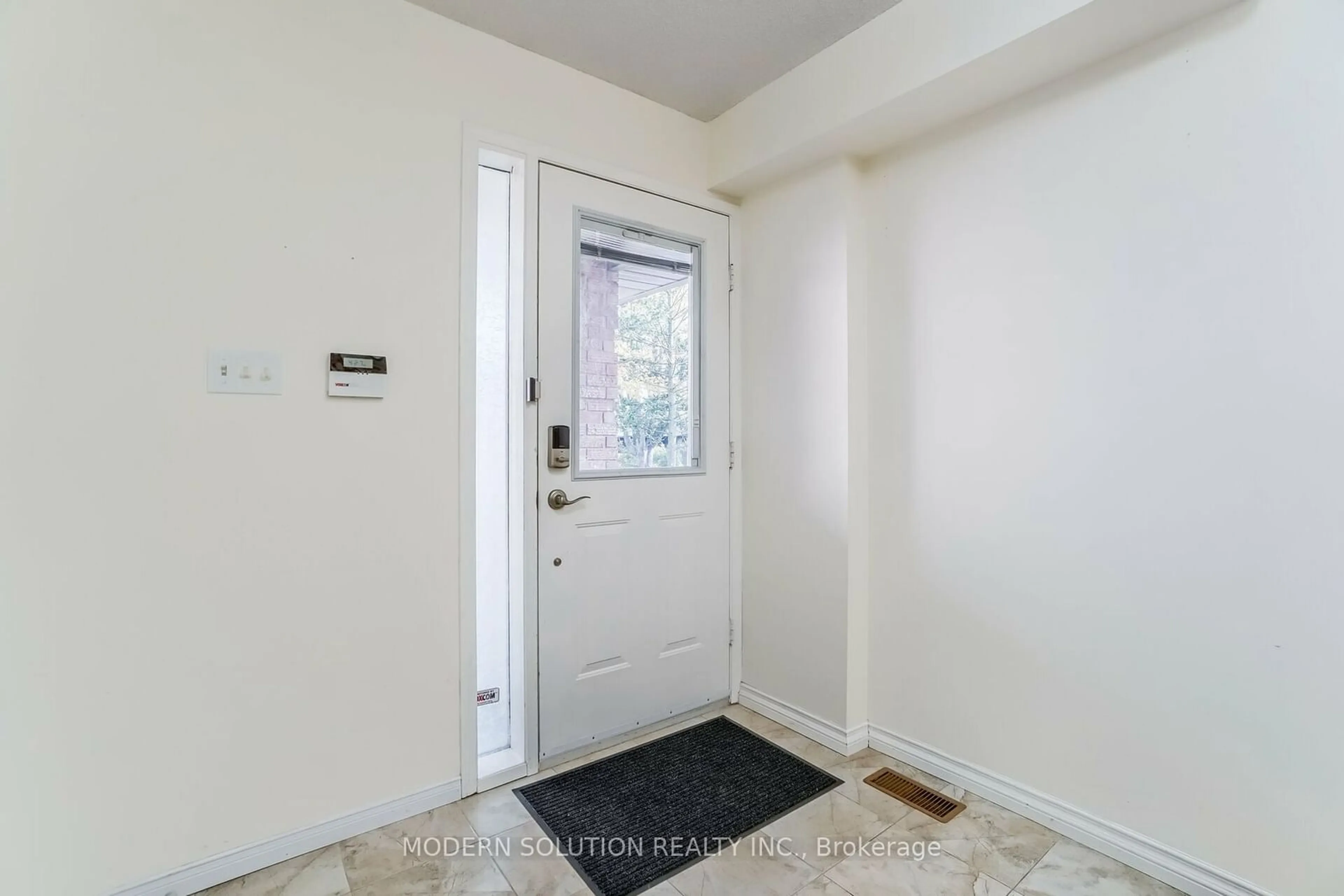 Indoor entryway, not visible floor for 617 Curzon Ave, Mississauga Ontario L5G 1P8