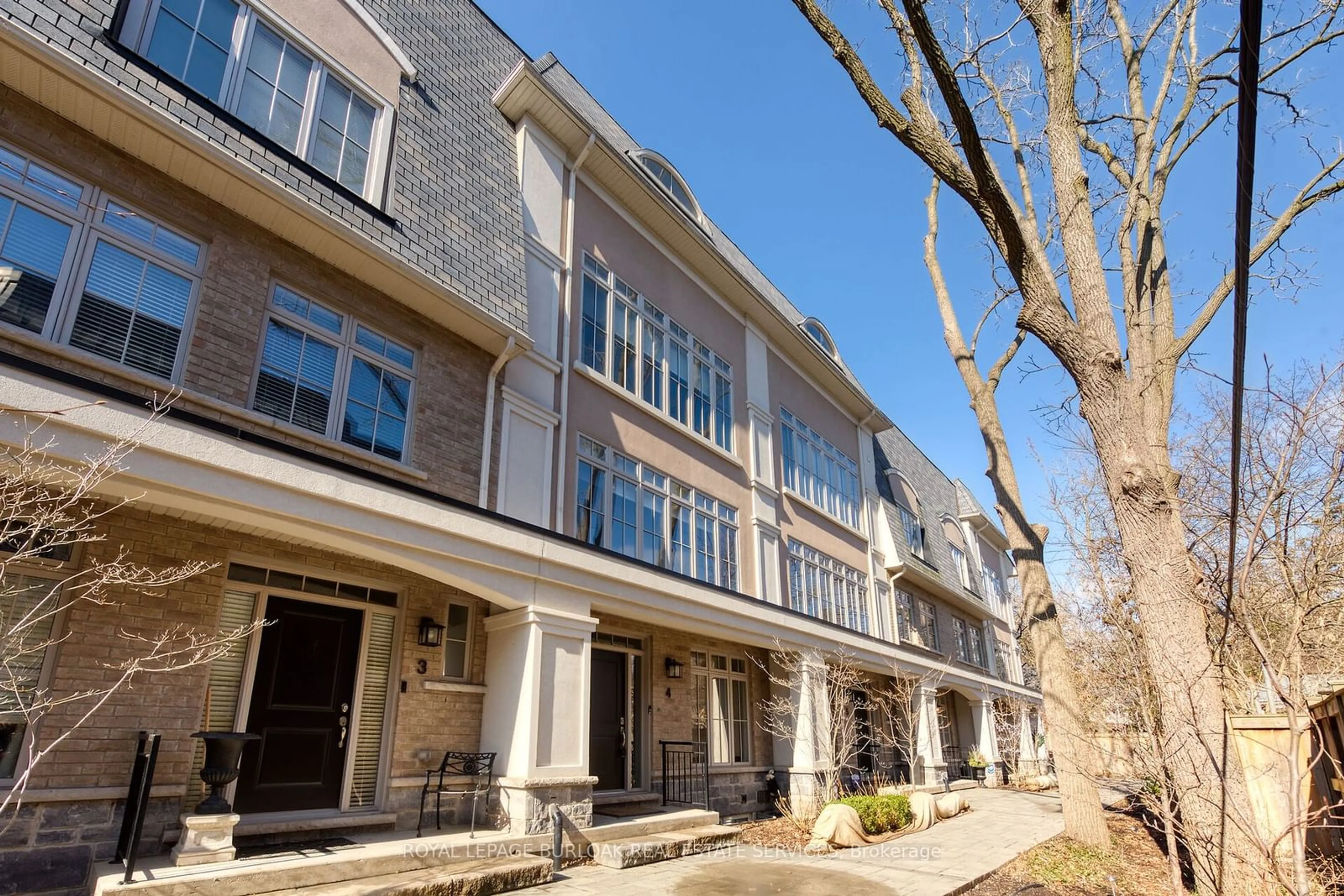 A pic from exterior of the house or condo, the front or back of building for 509 Elizabeth St #4, Burlington Ontario L7R 2M4