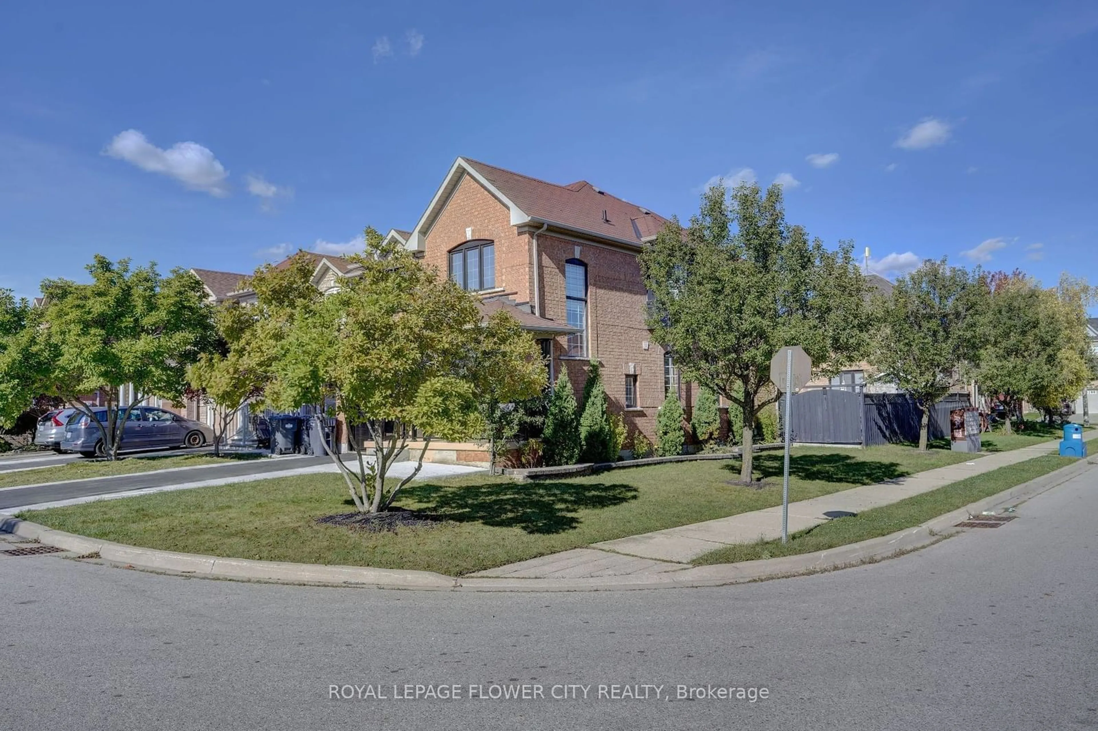 A pic from exterior of the house or condo, the street view for 11 Treasure Dr, Brampton Ontario L7A 3L1