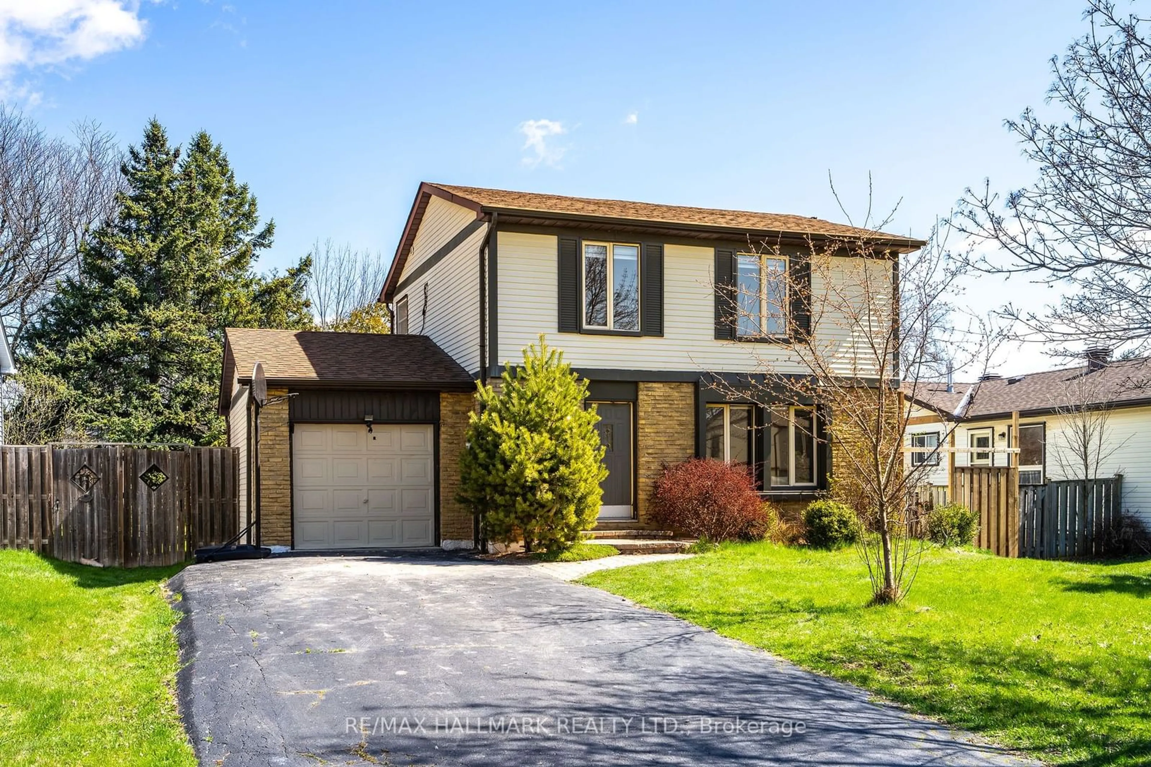 Frontside or backside of a home for 583 Elliott Cres, Milton Ontario L9T 3G5