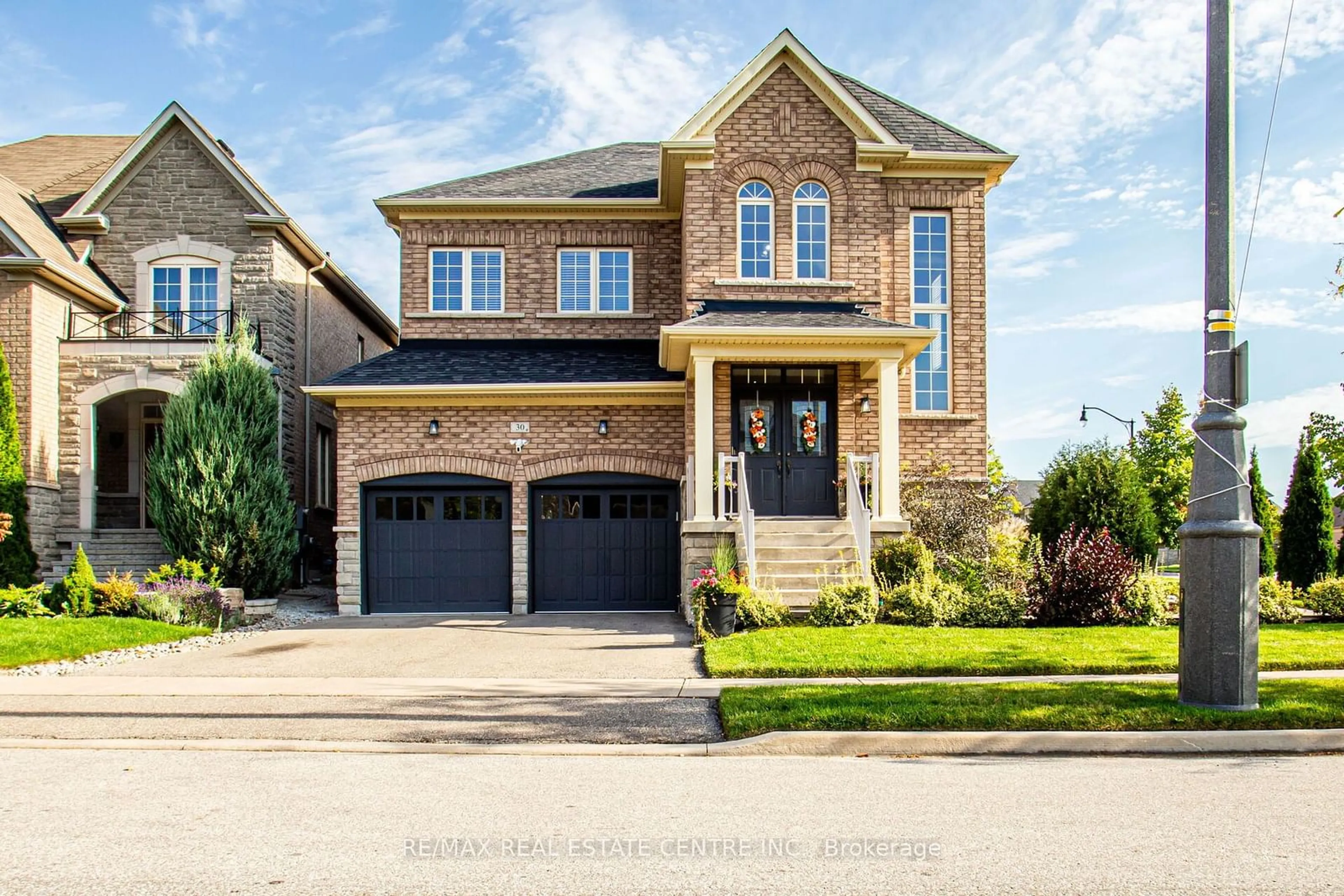 Home with brick exterior material for 30 Deanston Crt, Brampton Ontario L6X 2Z7