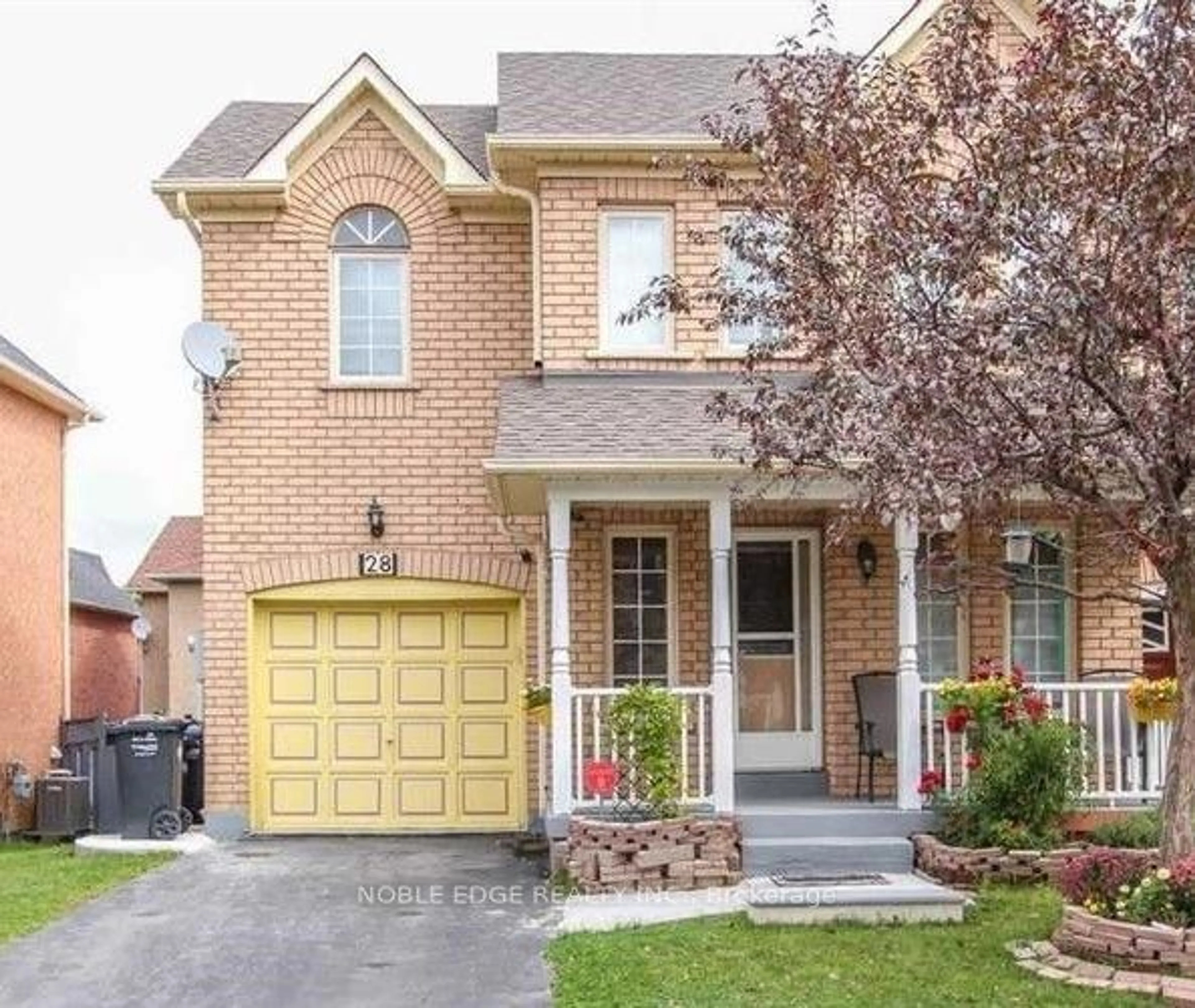 Home with brick exterior material for 28 Zebra Tr, Brampton Ontario L6R 2J2