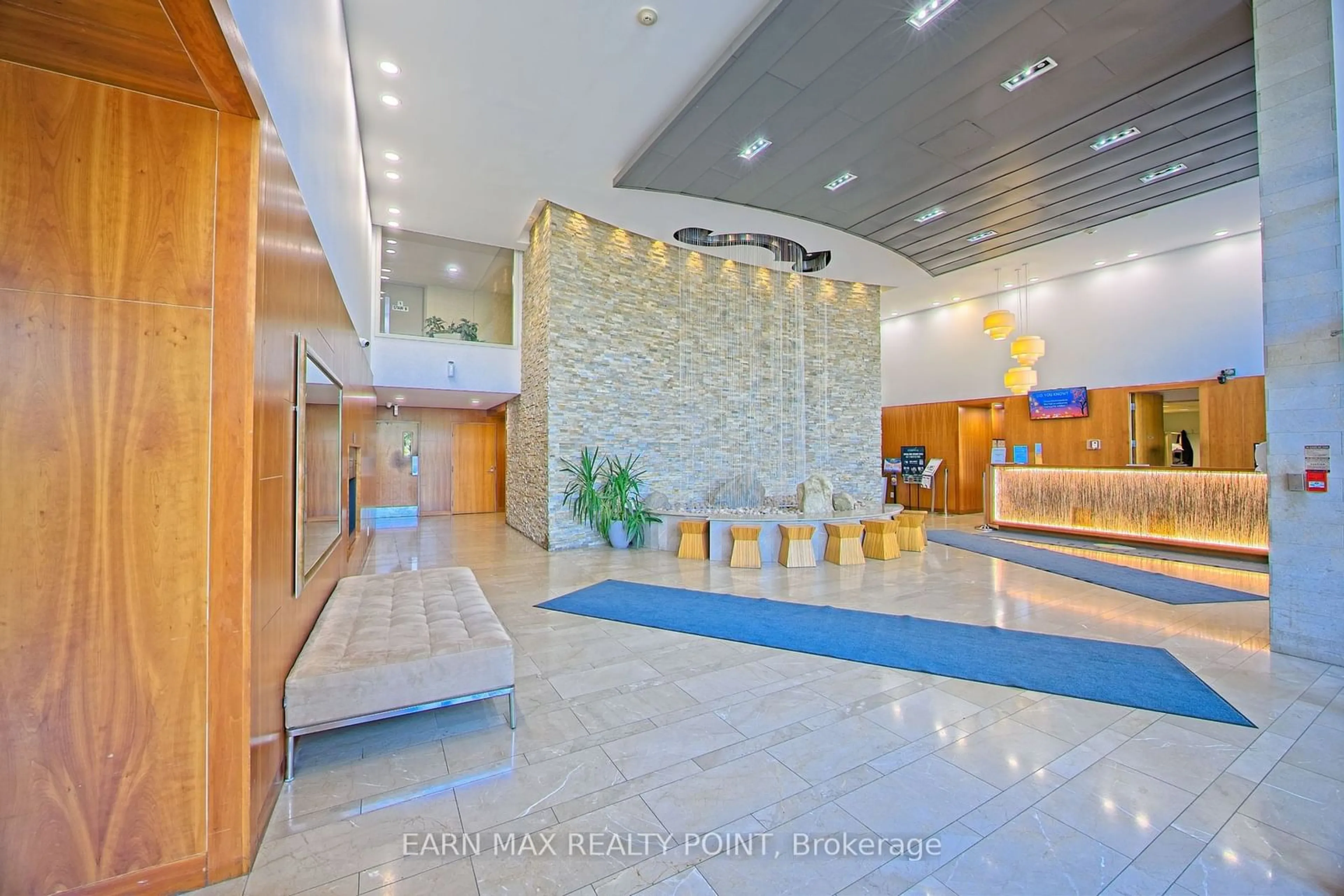 Indoor lobby for 225 Webb Dr #2210, Mississauga Ontario L5B 4P2