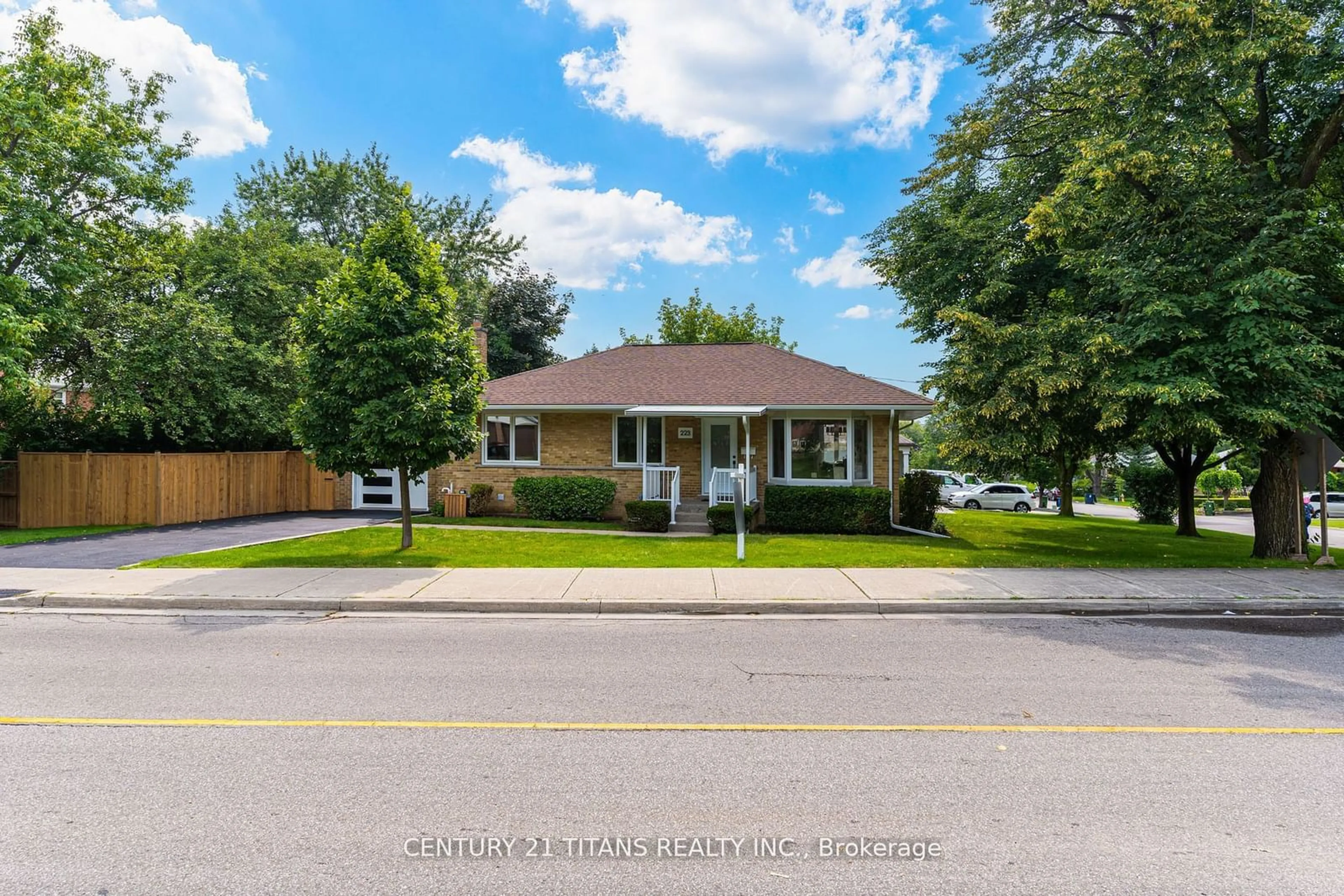 Frontside or backside of a home for 223 Epsom Downs Dr, Toronto Ontario M3M 1T3