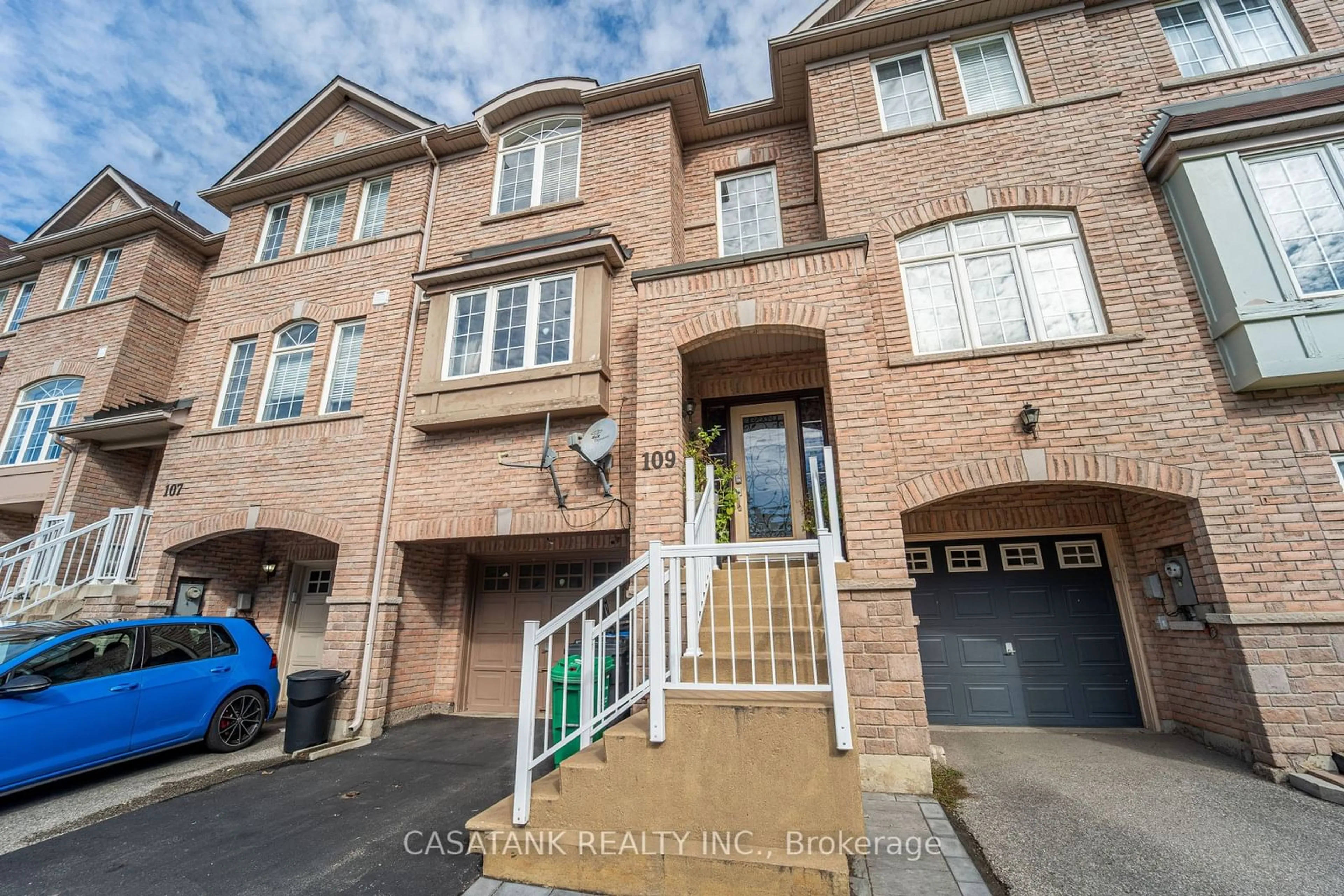 A pic from exterior of the house or condo, the street view for 109 Bernard Ave, Brampton Ontario L6Y 5S9