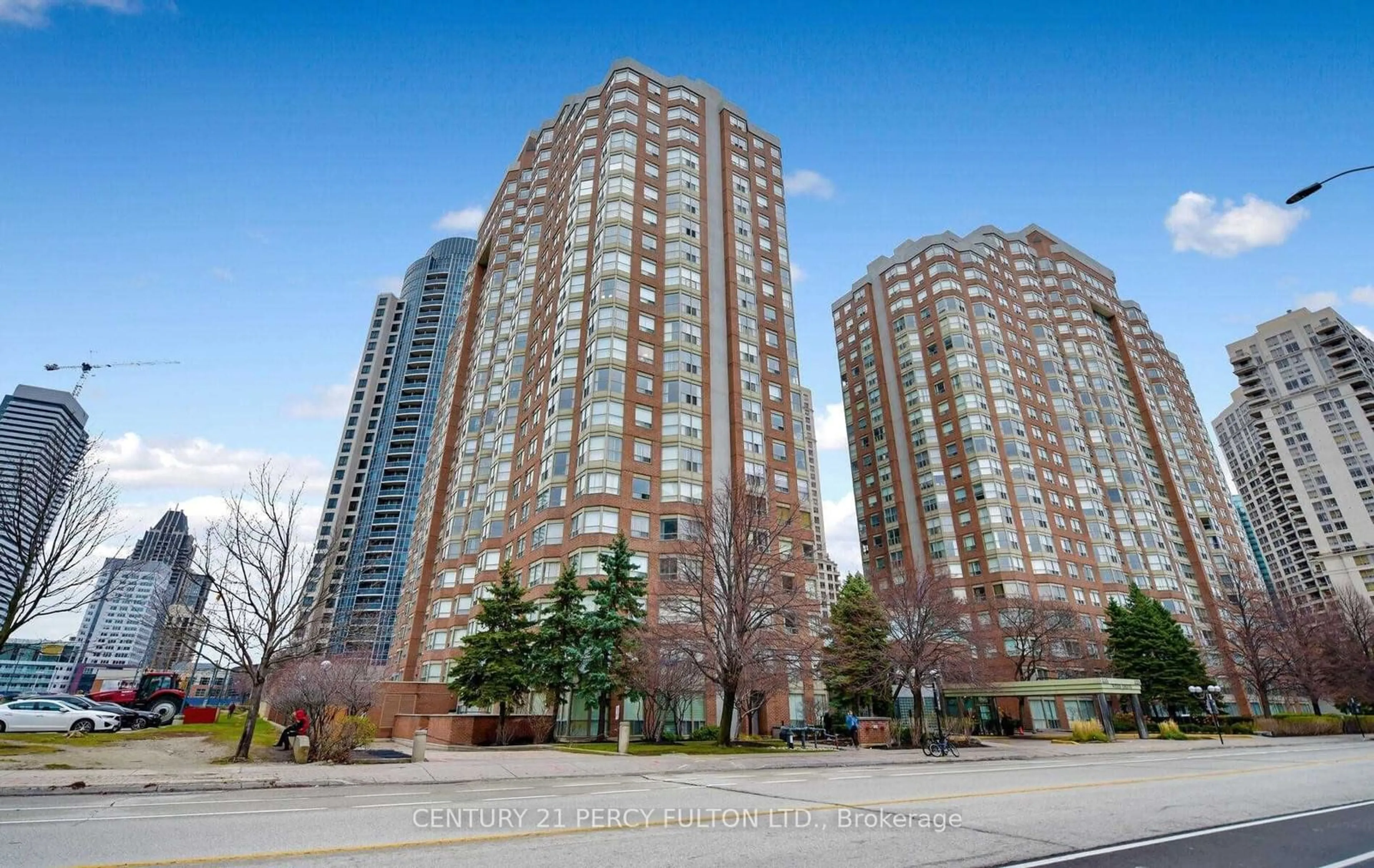 A pic from exterior of the house or condo for 335 Webb Dr #1812, Mississauga Ontario L5B 4A1