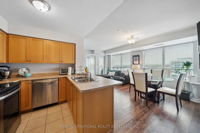Additional property image - 2772 keele St Unit 713