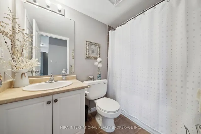 Additional property image - 2772 keele St Unit 713