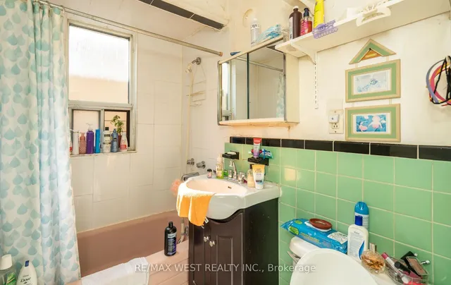 Additional property image - 1 Bexley Cres