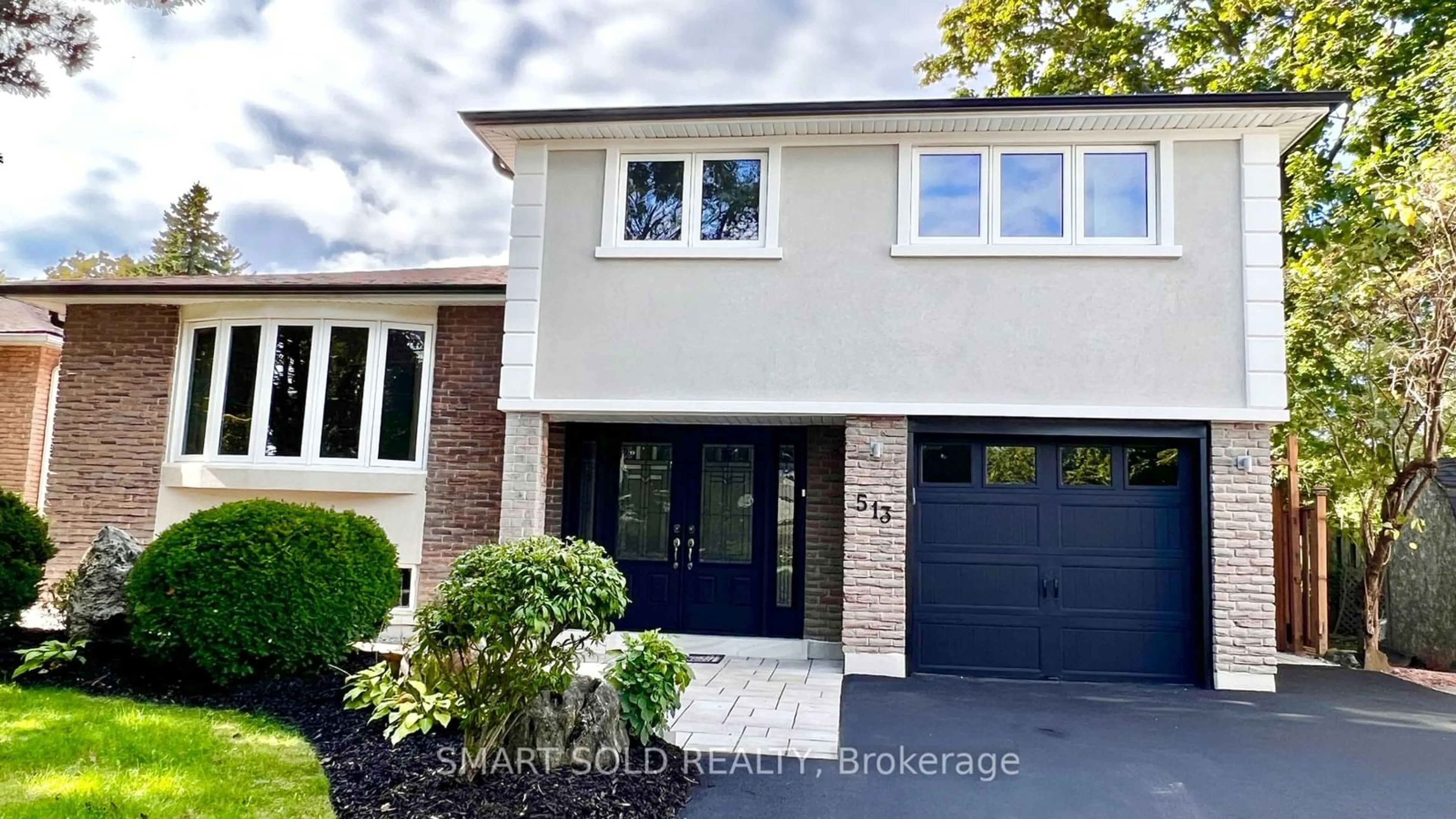 Home with brick exterior material for 513 Bohemia Cres, Oakville Ontario L6J 2K7