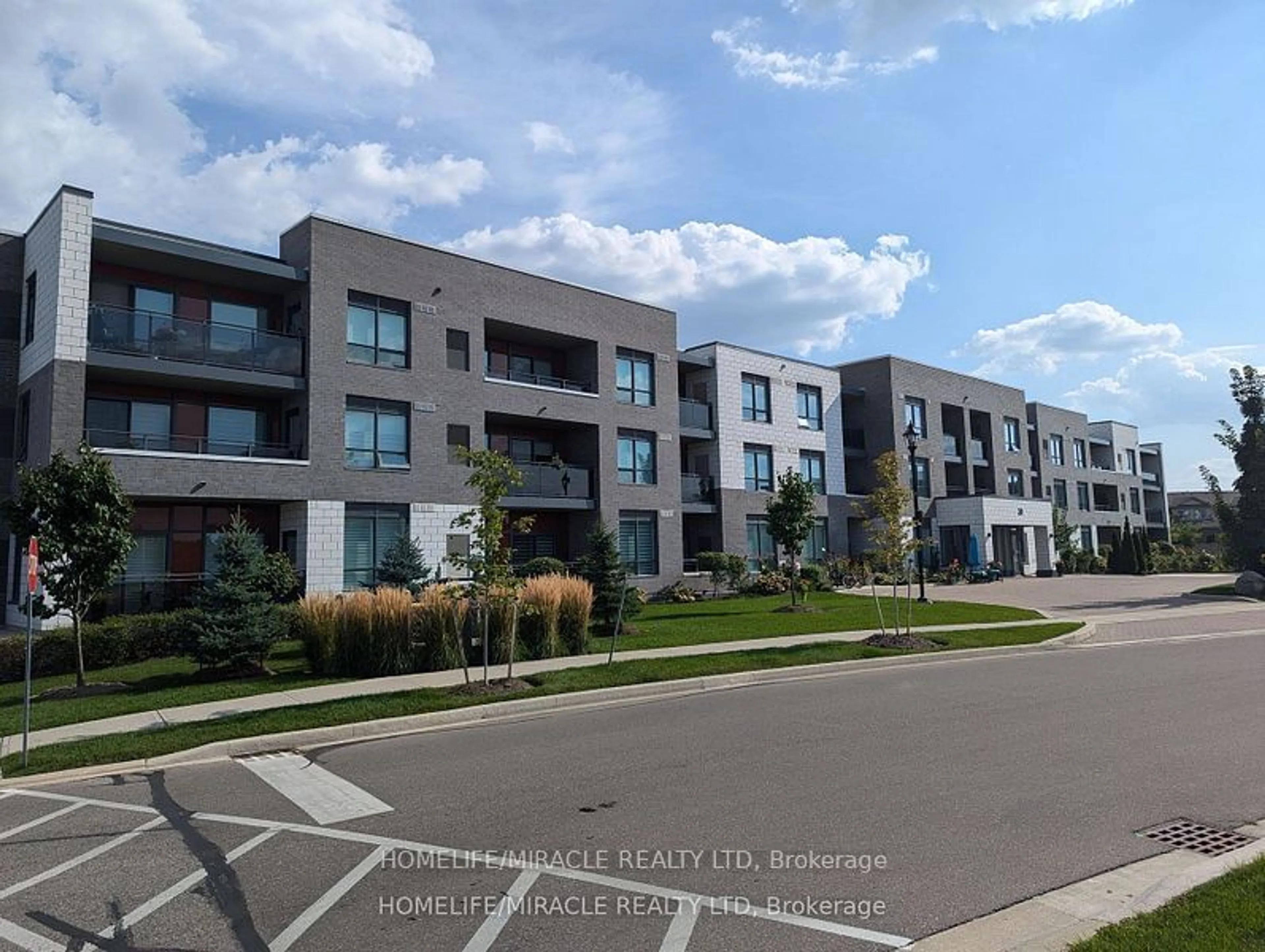 A pic from exterior of the house or condo for 30 Via Rosedale Dr #106, Brampton Ontario L6R 0W2