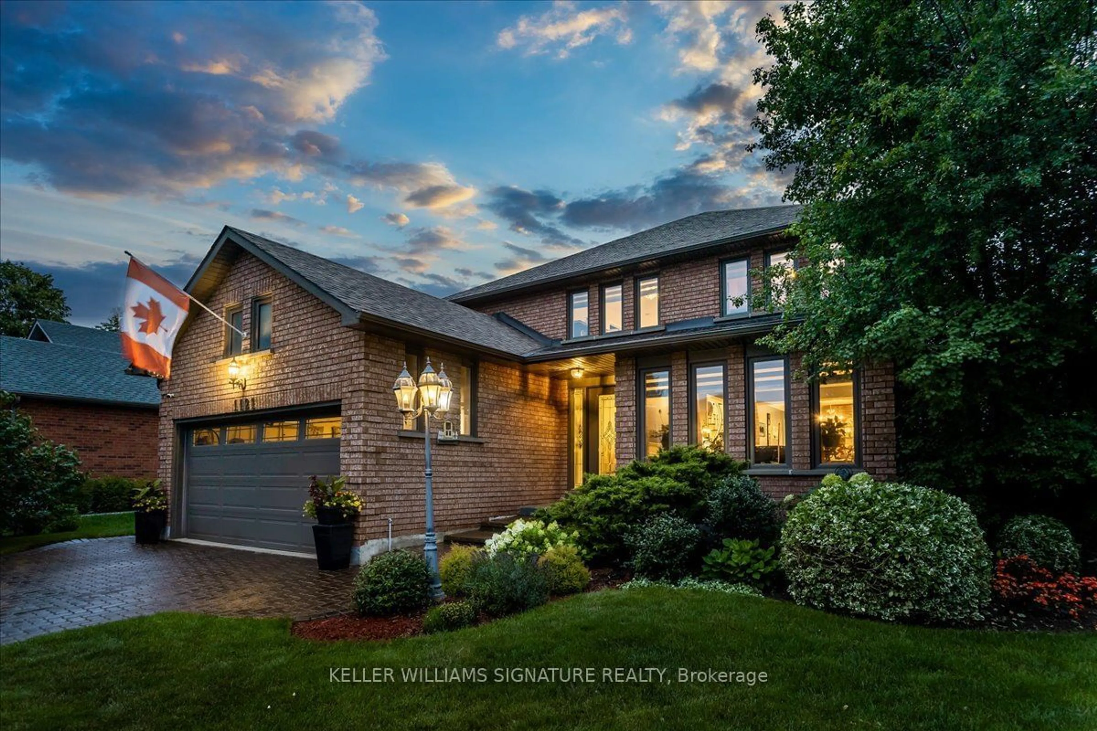 Home with brick exterior material for 1121 Manor Rd, Oakville Ontario L6M 1G3