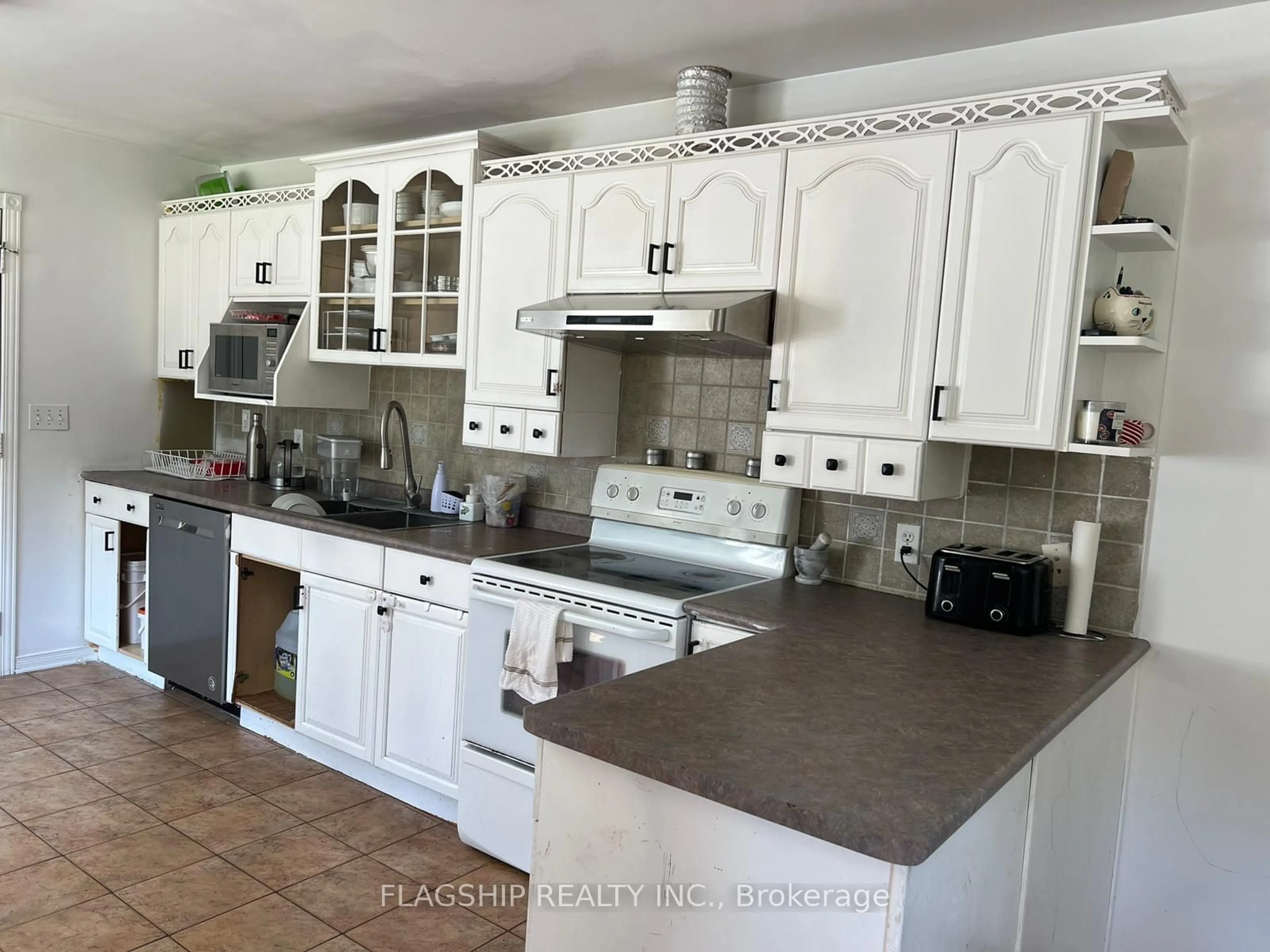 Kitchen for 15411 Duffys Lane, Caledon Ontario L7E 3C7