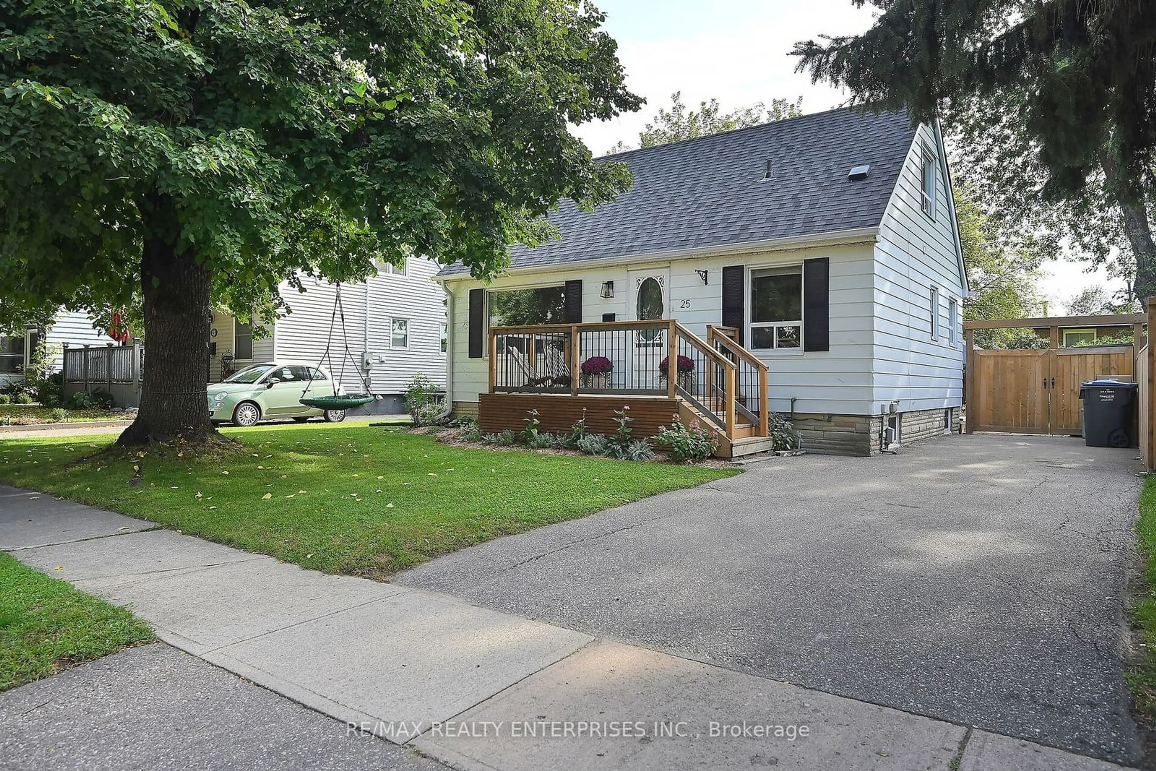 Frontside or backside of a home, the street view for 25 Rogers Rd, Brampton Ontario L6X 1L7