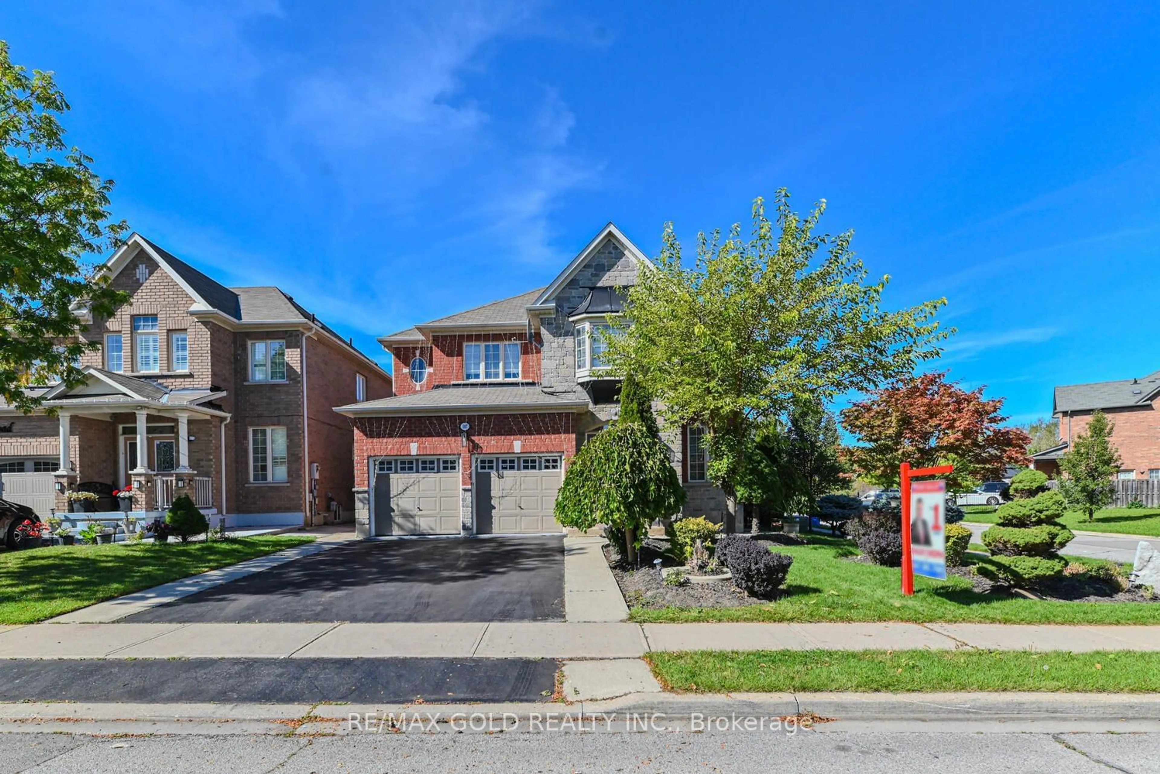 A pic from exterior of the house or condo, the street view for 107 Sled Dog Rd, Brampton Ontario L6R 0J4